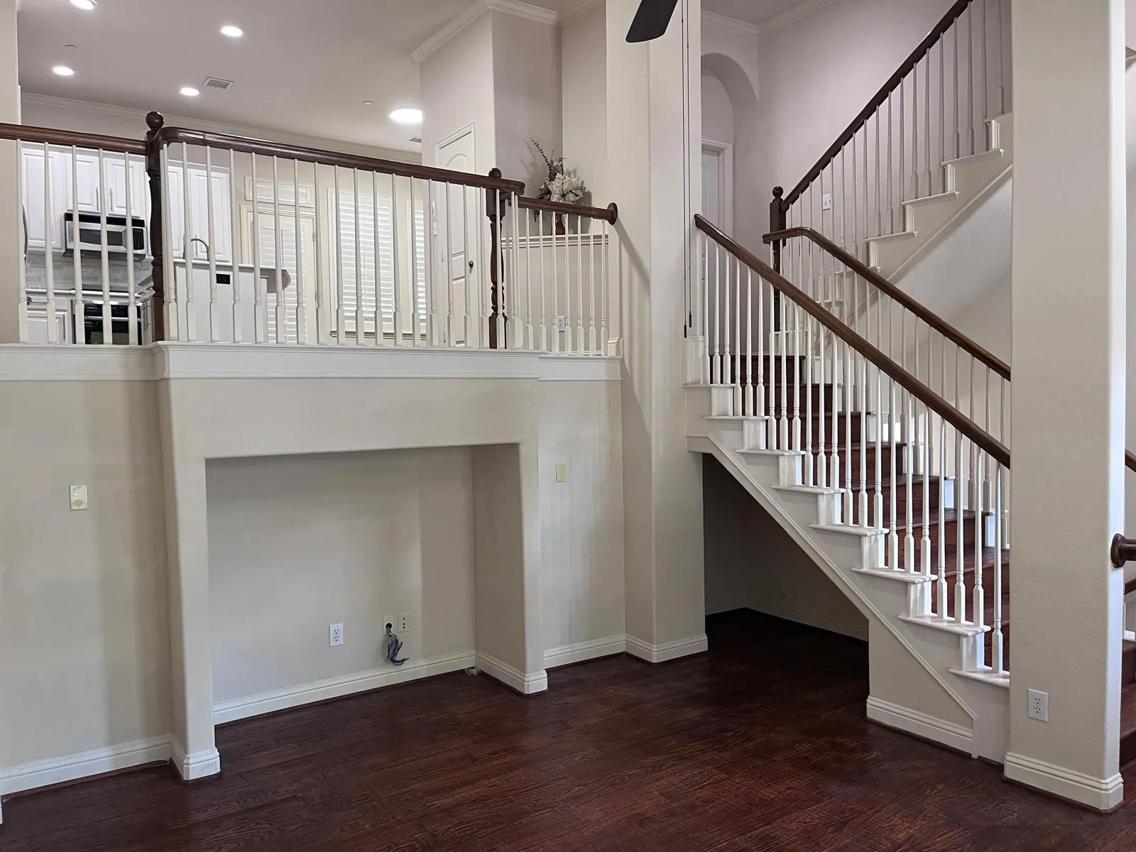 Townhouse For Rent in Collin County , 5717 PANTHEON Court, Plano, Texas 75024, 3 Bedroom, 3 Bathroom, 2 Garage spaces, 1,690 Sqft, built in 2005, mls#21319063, Real Estate Agent in Plano, Homes For Rent in Collin county, Homes For Rent in Plano, Realtor in Plano Texas, Real Estate Brokerage Independent Realty Texas, Luminita Cordes Realtor