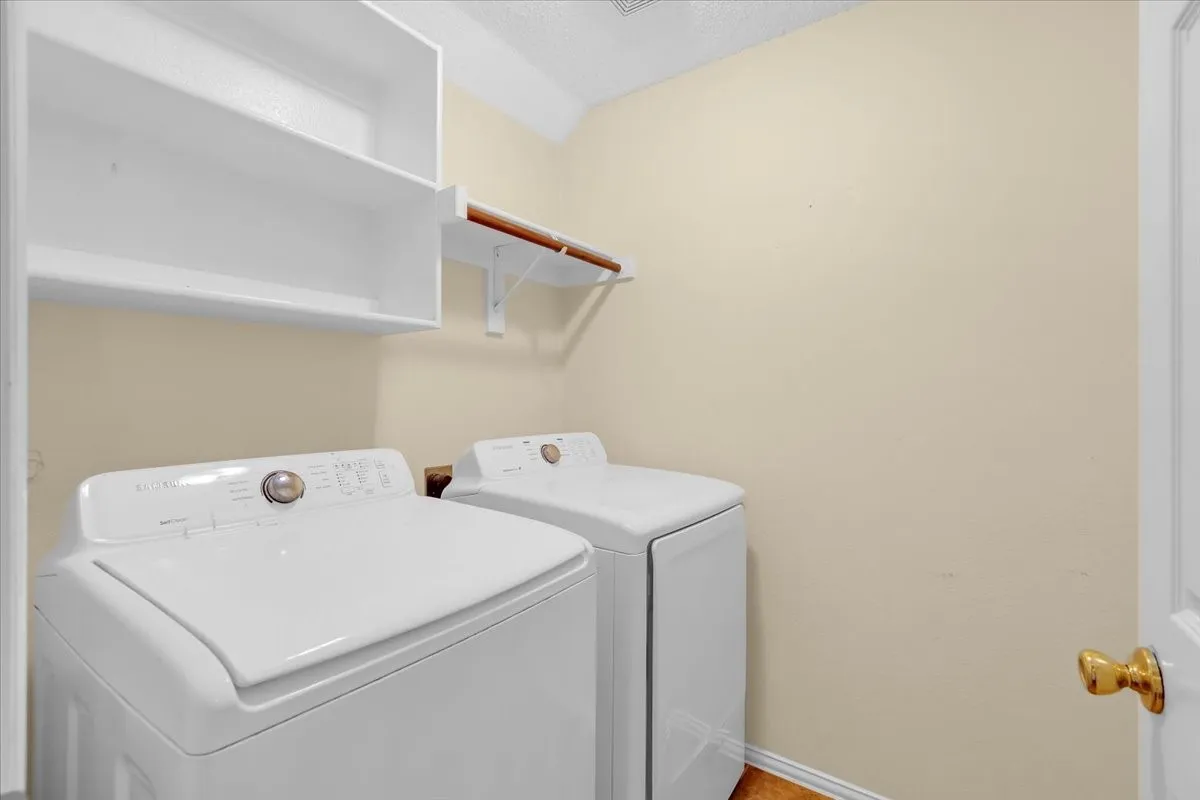 Single Family Residence For Rent in Denton County , 203 Lairds, Coppell, Texas 75019, 4 Bedroom, 3 Bathroom, 2 Garage spaces, 3,072 Sqft, built in 2000, mls#21318879, Real Estate Agent in Coppell, Homes For Rent in Denton county, Homes For Rent in Coppell, Realtor in Coppell Texas, Real Estate Brokerage Independent Realty Texas, Luminita Cordes Realtor
