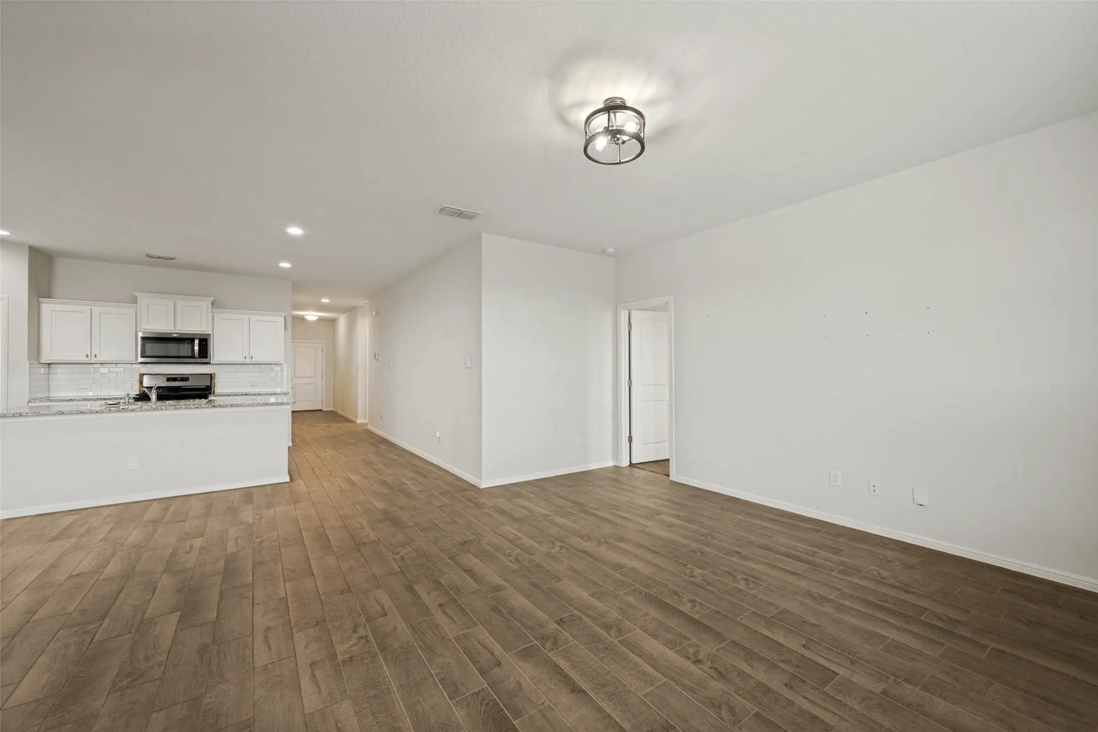 Single Family Residence For Sale in Tarrant County , 5201 Blue Night Drive, Fort Worth, Texas 76179, 4 Bedroom, 2 Bathroom, 2 Garage spaces, 1,833 Sqft, built in 2022, mls#21317803, Real Estate Agent in Fort Worth, Homes For Sale in Tarrant county, Homes For Sale in Fort Worth, Realtor in Fort Worth Texas, Real Estate Brokerage Independent Realty Texas, Luminita Cordes Realtor