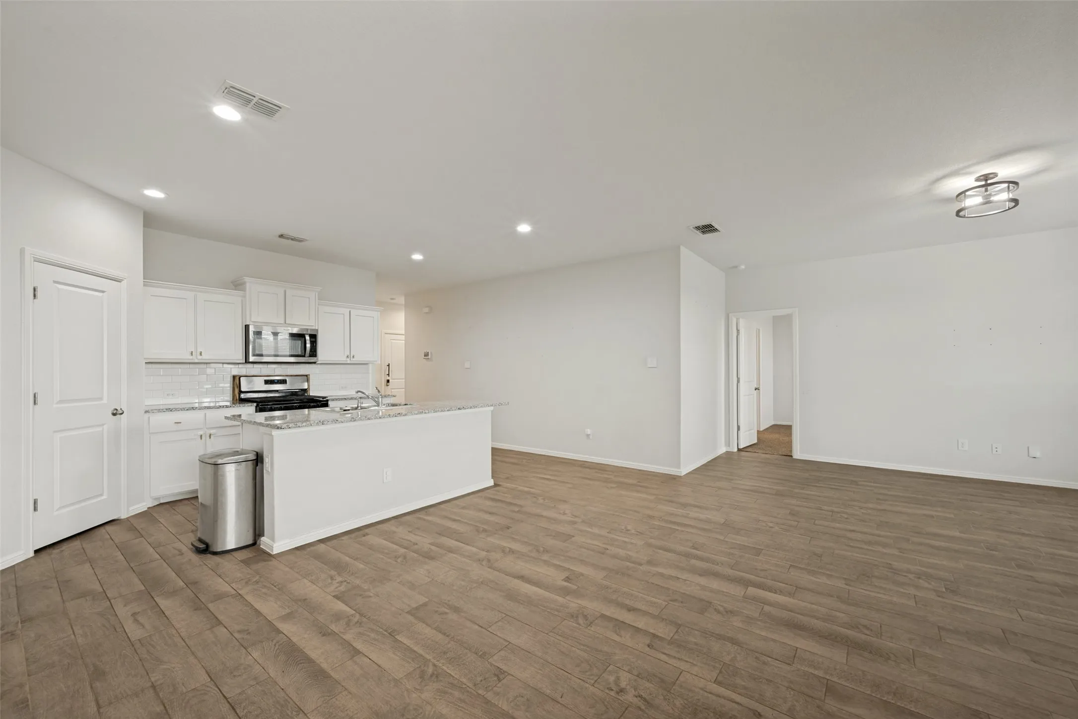 Single Family Residence For Sale in Tarrant County , 5201 Blue Night Drive, Fort Worth, Texas 76179, 4 Bedroom, 2 Bathroom, 2 Garage spaces, 1,833 Sqft, built in 2022, mls#21317803, Real Estate Agent in Fort Worth, Homes For Sale in Tarrant county, Homes For Sale in Fort Worth, Realtor in Fort Worth Texas, Real Estate Brokerage Independent Realty Texas, Luminita Cordes Realtor