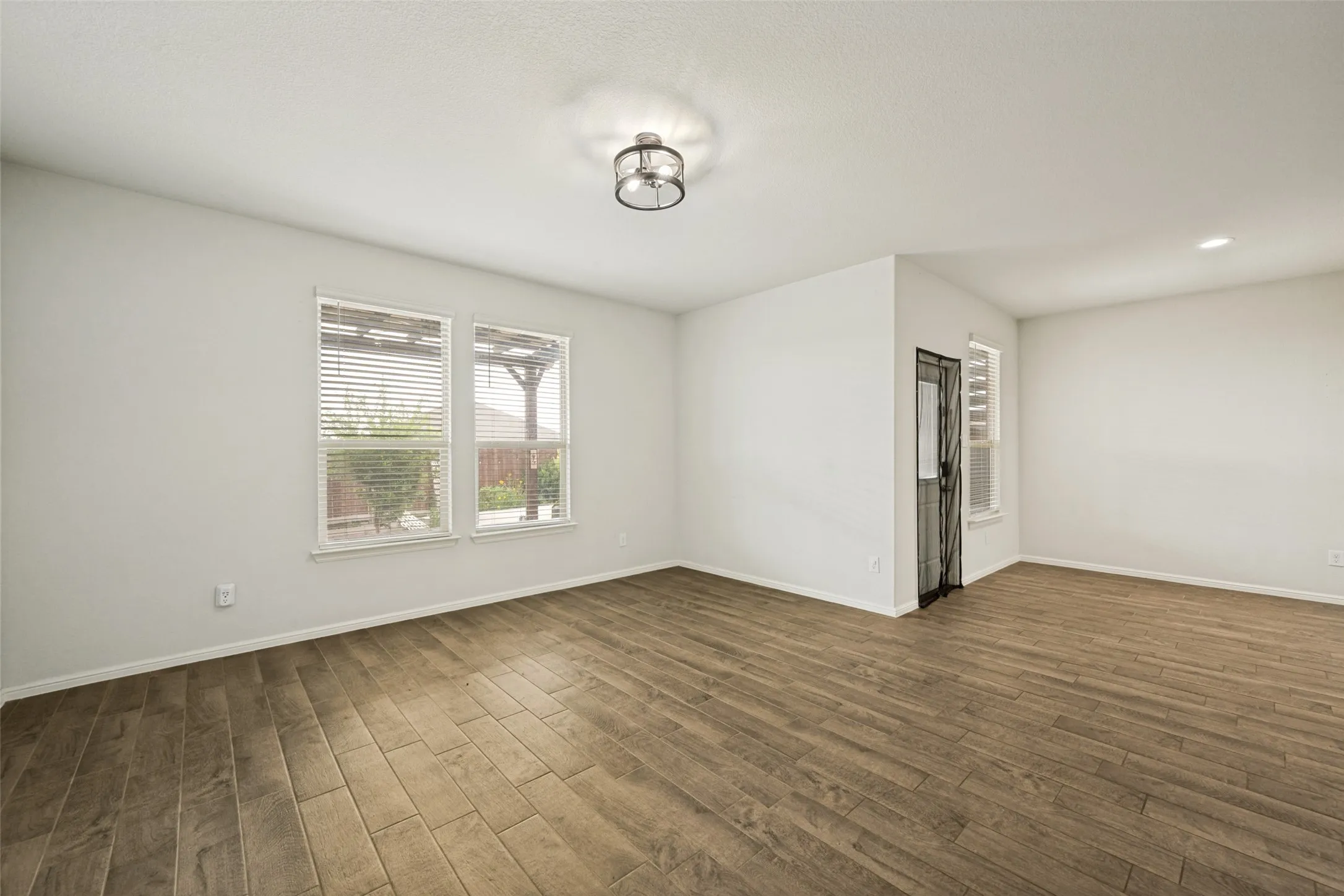 Single Family Residence For Sale in Tarrant County , 5201 Blue Night Drive, Fort Worth, Texas 76179, 4 Bedroom, 2 Bathroom, 2 Garage spaces, 1,833 Sqft, built in 2022, mls#21317803, Real Estate Agent in Fort Worth, Homes For Sale in Tarrant county, Homes For Sale in Fort Worth, Realtor in Fort Worth Texas, Real Estate Brokerage Independent Realty Texas, Luminita Cordes Realtor