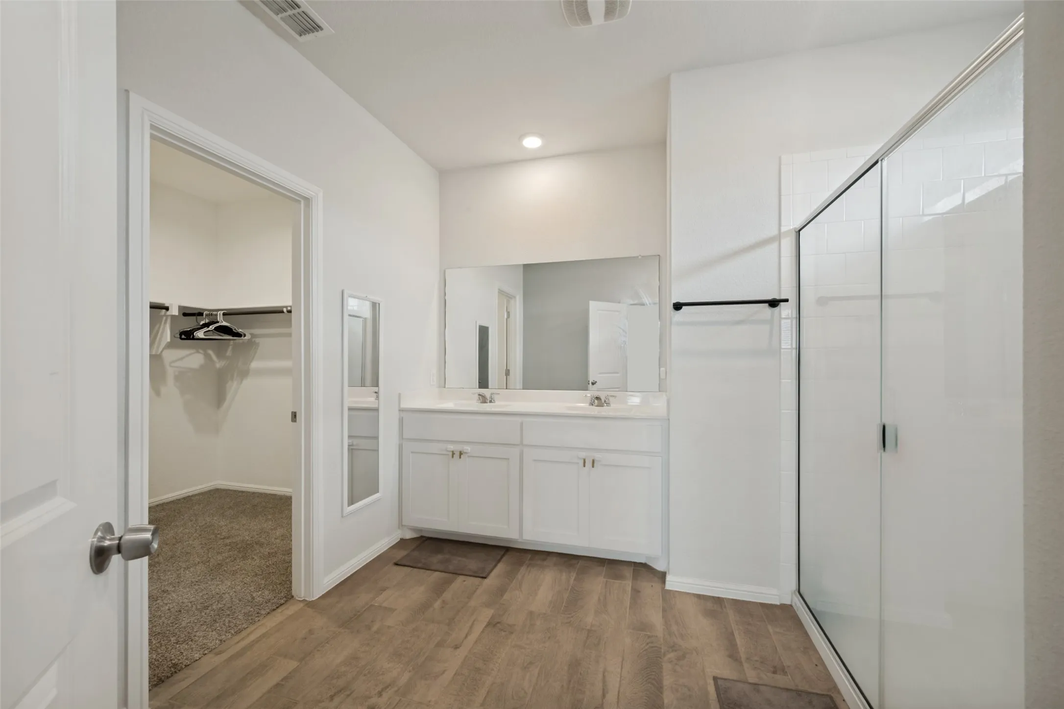 Single Family Residence For Sale in Tarrant County , 5201 Blue Night Drive, Fort Worth, Texas 76179, 4 Bedroom, 2 Bathroom, 2 Garage spaces, 1,833 Sqft, built in 2022, mls#21317803, Real Estate Agent in Fort Worth, Homes For Sale in Tarrant county, Homes For Sale in Fort Worth, Realtor in Fort Worth Texas, Real Estate Brokerage Independent Realty Texas, Luminita Cordes Realtor
