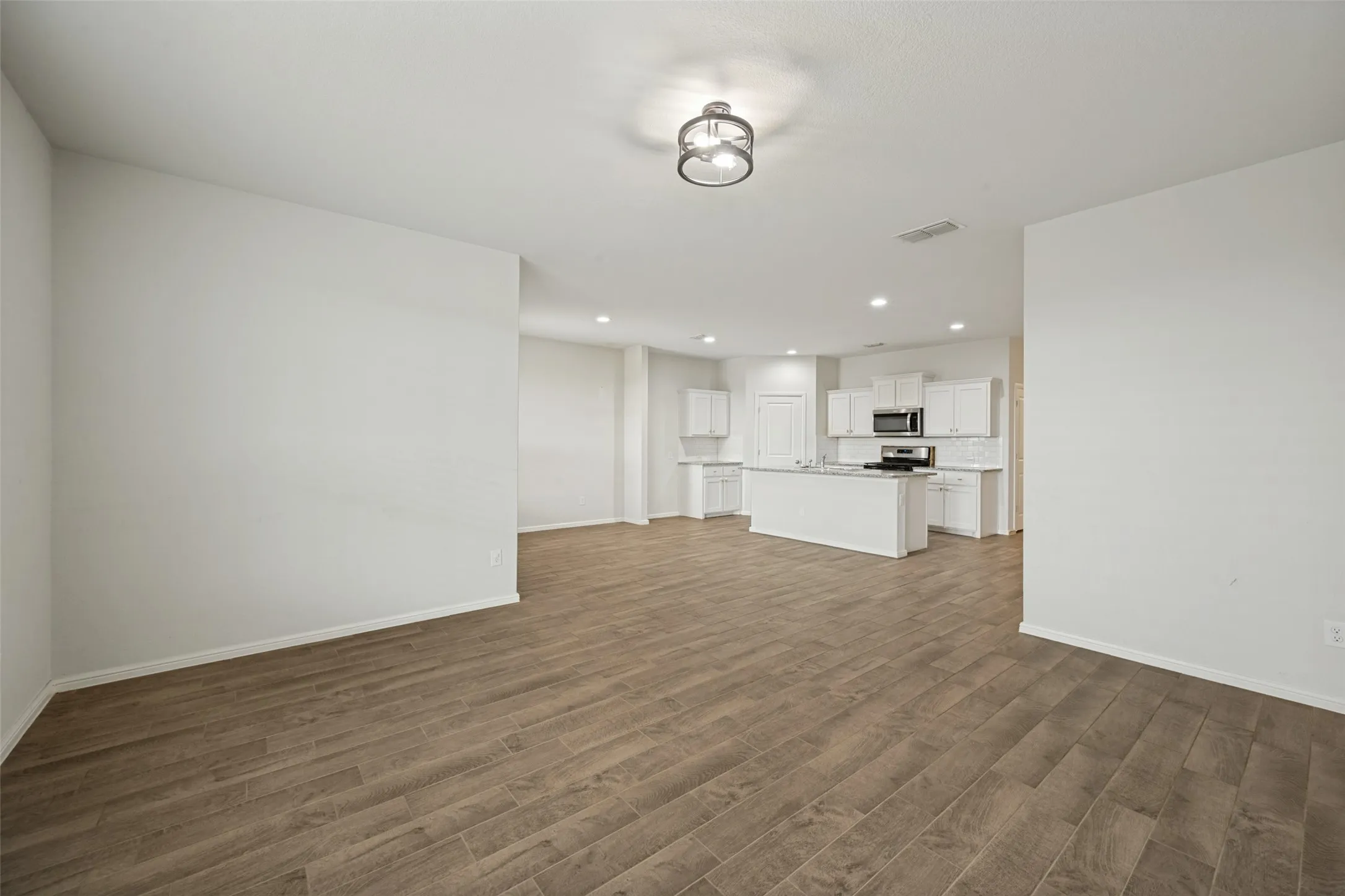 Single Family Residence For Sale in Tarrant County , 5201 Blue Night Drive, Fort Worth, Texas 76179, 4 Bedroom, 2 Bathroom, 2 Garage spaces, 1,833 Sqft, built in 2022, mls#21317803, Real Estate Agent in Fort Worth, Homes For Sale in Tarrant county, Homes For Sale in Fort Worth, Realtor in Fort Worth Texas, Real Estate Brokerage Independent Realty Texas, Luminita Cordes Realtor