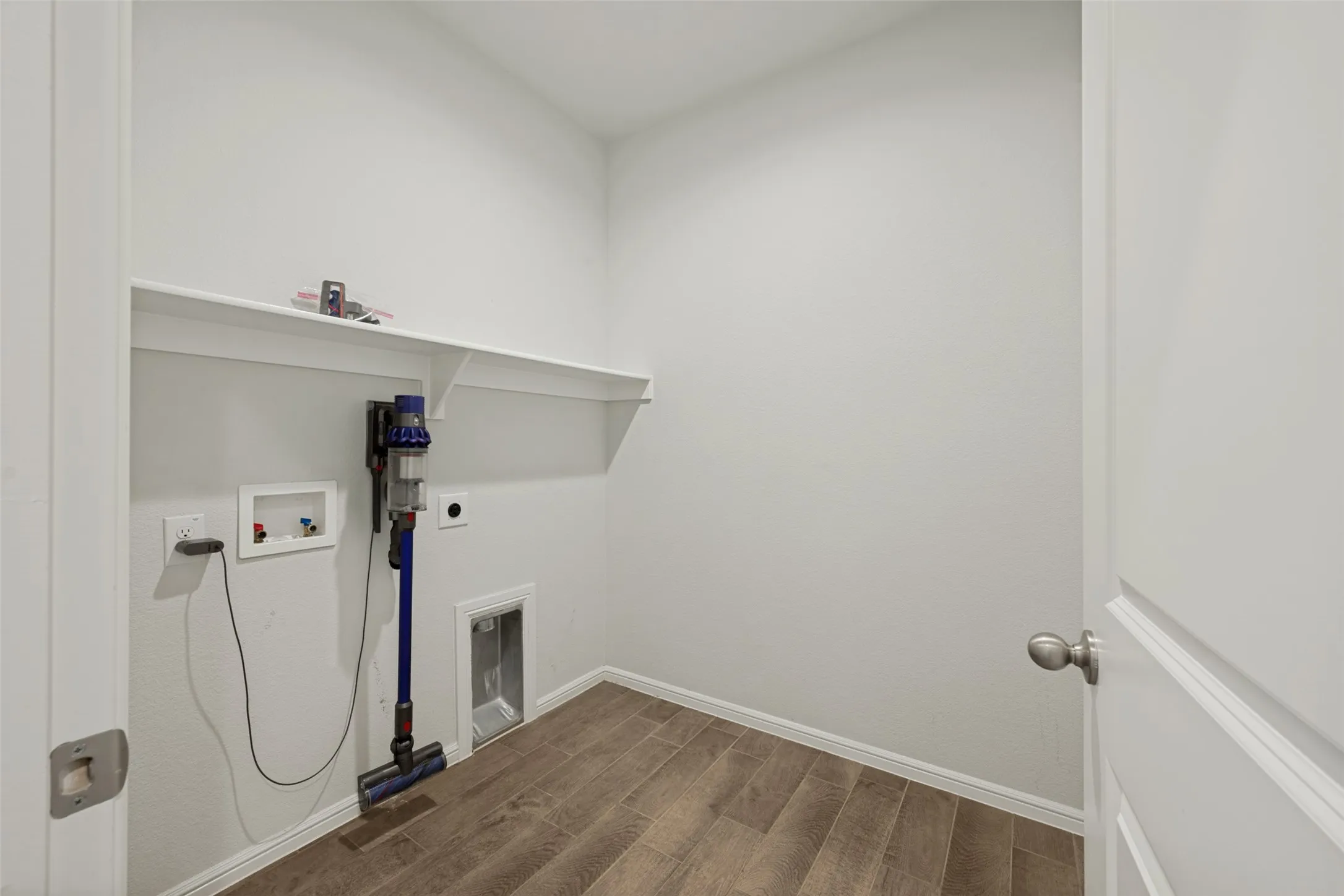 Single Family Residence For Sale in Tarrant County , 5201 Blue Night Drive, Fort Worth, Texas 76179, 4 Bedroom, 2 Bathroom, 2 Garage spaces, 1,833 Sqft, built in 2022, mls#21317803, Real Estate Agent in Fort Worth, Homes For Sale in Tarrant county, Homes For Sale in Fort Worth, Realtor in Fort Worth Texas, Real Estate Brokerage Independent Realty Texas, Luminita Cordes Realtor