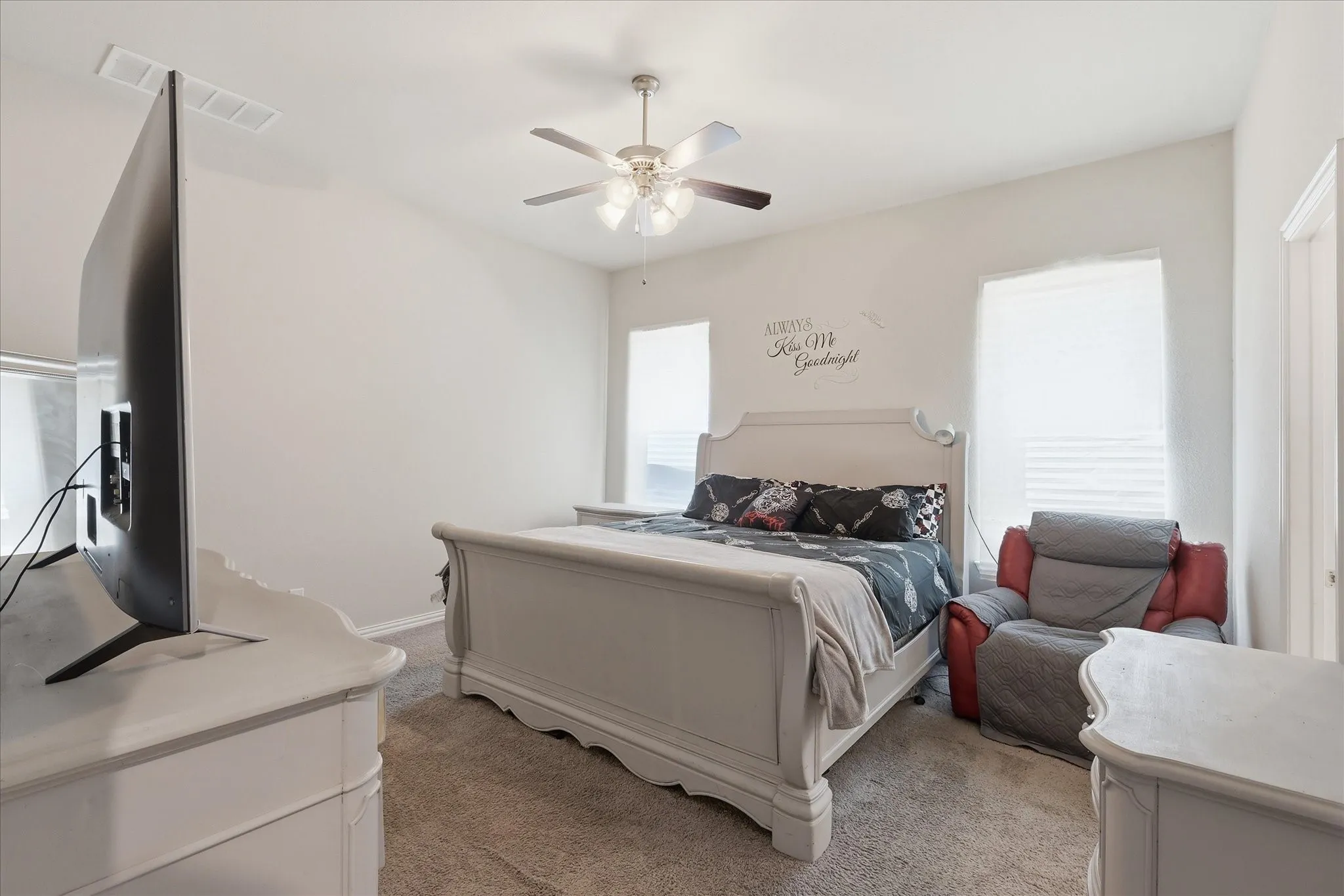 Single Family Residence For Sale in Tarrant County , 4428 Terraview Drive, Arlington, Texas 76001, 3 Bedroom, 3 Bathroom, 3 Garage spaces, 2,068 Sqft, built in 2020, mls#21315422, Real Estate Agent in Arlington, Homes For Sale in Tarrant county, Homes For Sale in Arlington, Realtor in Arlington Texas, Real Estate Brokerage Independent Realty Texas, Luminita Cordes Realtor