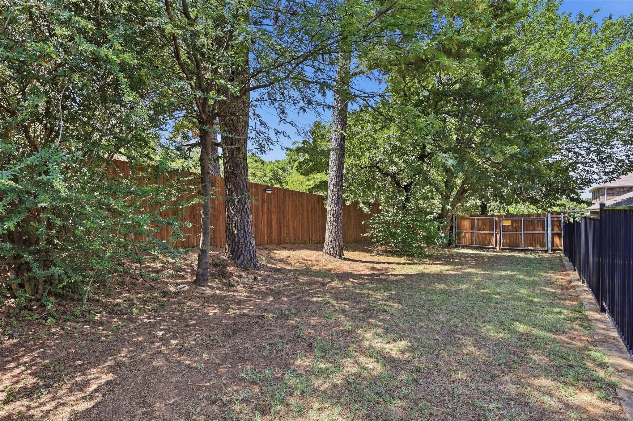 Single Family Residence For Sale in Tarrant County , 4428 Terraview Drive, Arlington, Texas 76001, 3 Bedroom, 3 Bathroom, 3 Garage spaces, 2,068 Sqft, built in 2020, mls#21315422, Real Estate Agent in Arlington, Homes For Sale in Tarrant county, Homes For Sale in Arlington, Realtor in Arlington Texas, Real Estate Brokerage Independent Realty Texas, Luminita Cordes Realtor