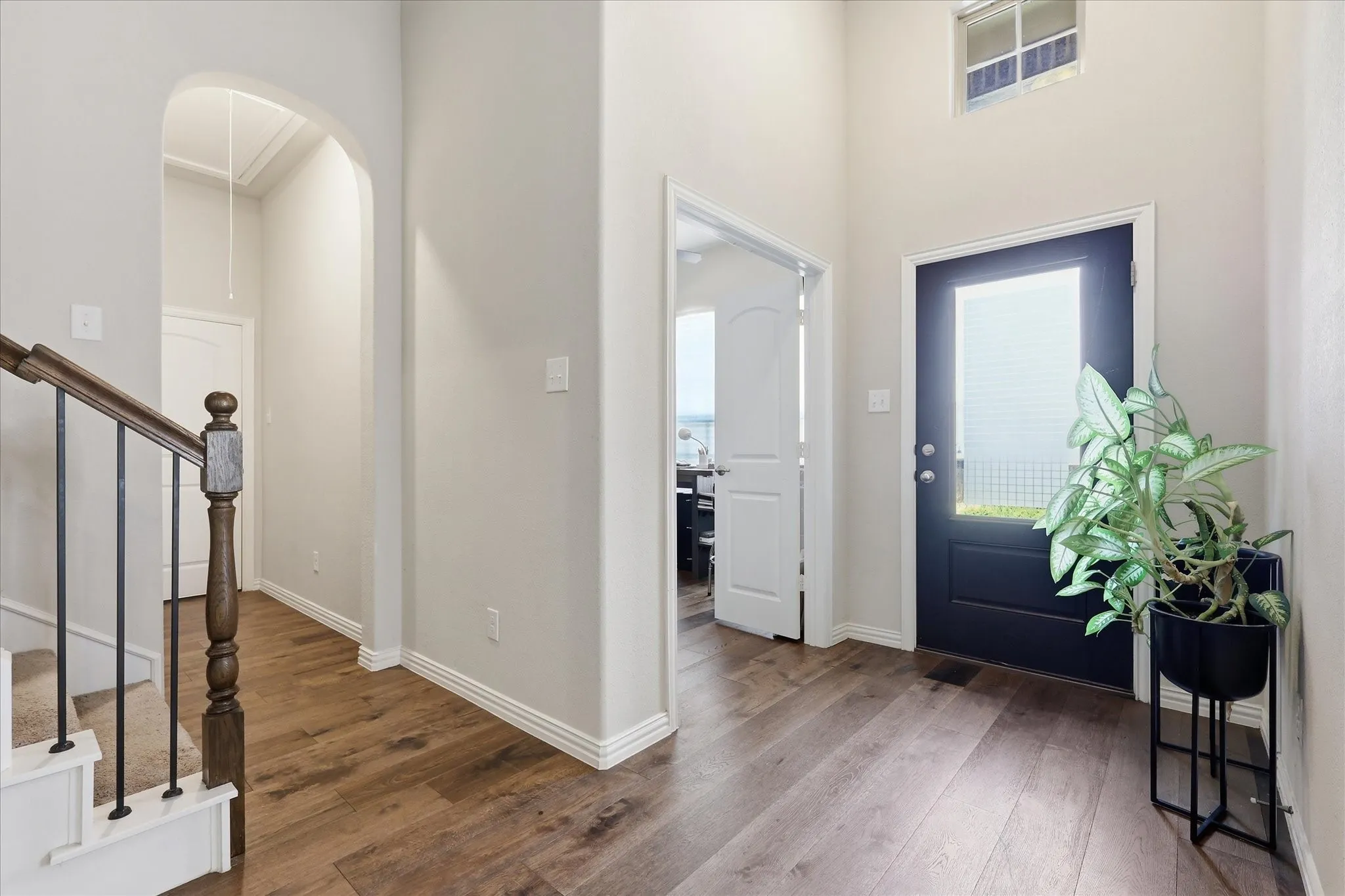 Single Family Residence For Sale in Tarrant County , 4428 Terraview Drive, Arlington, Texas 76001, 3 Bedroom, 3 Bathroom, 3 Garage spaces, 2,068 Sqft, built in 2020, mls#21315422, Real Estate Agent in Arlington, Homes For Sale in Tarrant county, Homes For Sale in Arlington, Realtor in Arlington Texas, Real Estate Brokerage Independent Realty Texas, Luminita Cordes Realtor