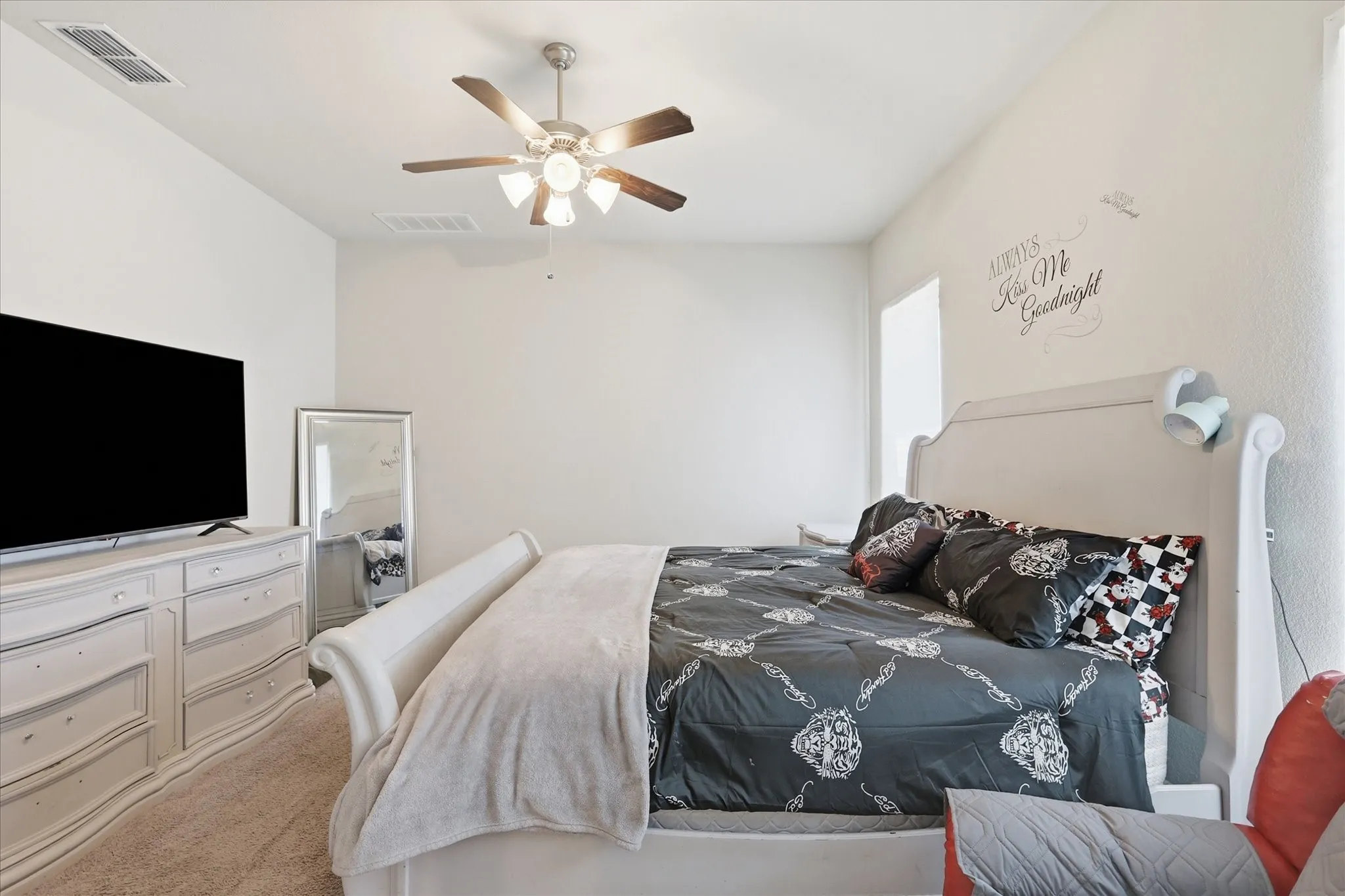 Single Family Residence For Sale in Tarrant County , 4428 Terraview Drive, Arlington, Texas 76001, 3 Bedroom, 3 Bathroom, 3 Garage spaces, 2,068 Sqft, built in 2020, mls#21315422, Real Estate Agent in Arlington, Homes For Sale in Tarrant county, Homes For Sale in Arlington, Realtor in Arlington Texas, Real Estate Brokerage Independent Realty Texas, Luminita Cordes Realtor