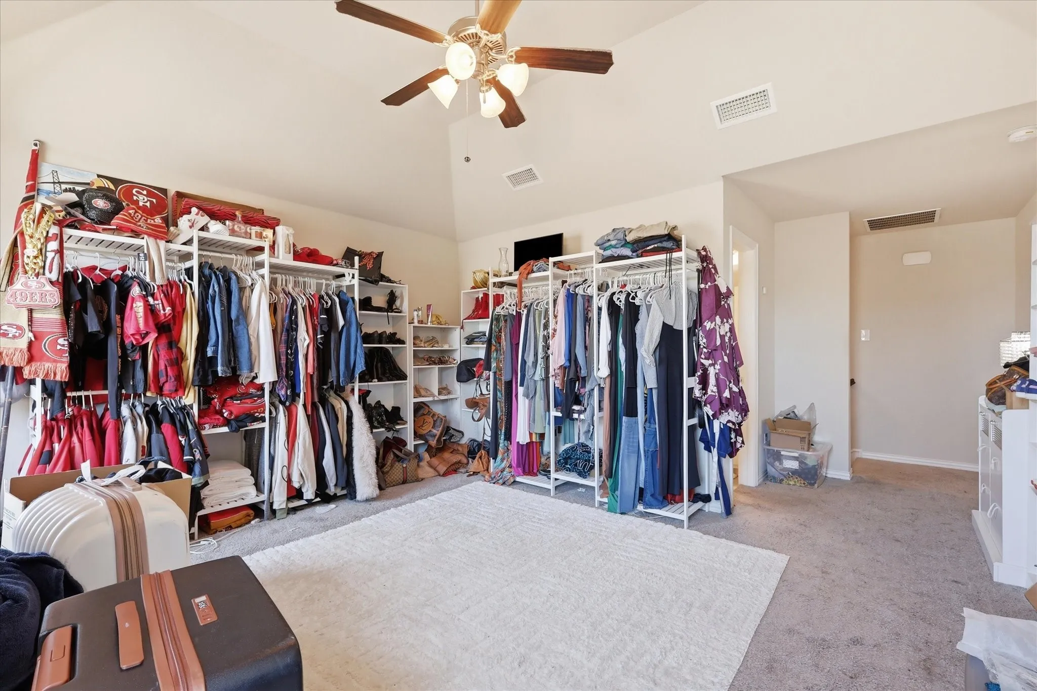 Upstairs Loft with Full Private Bath!