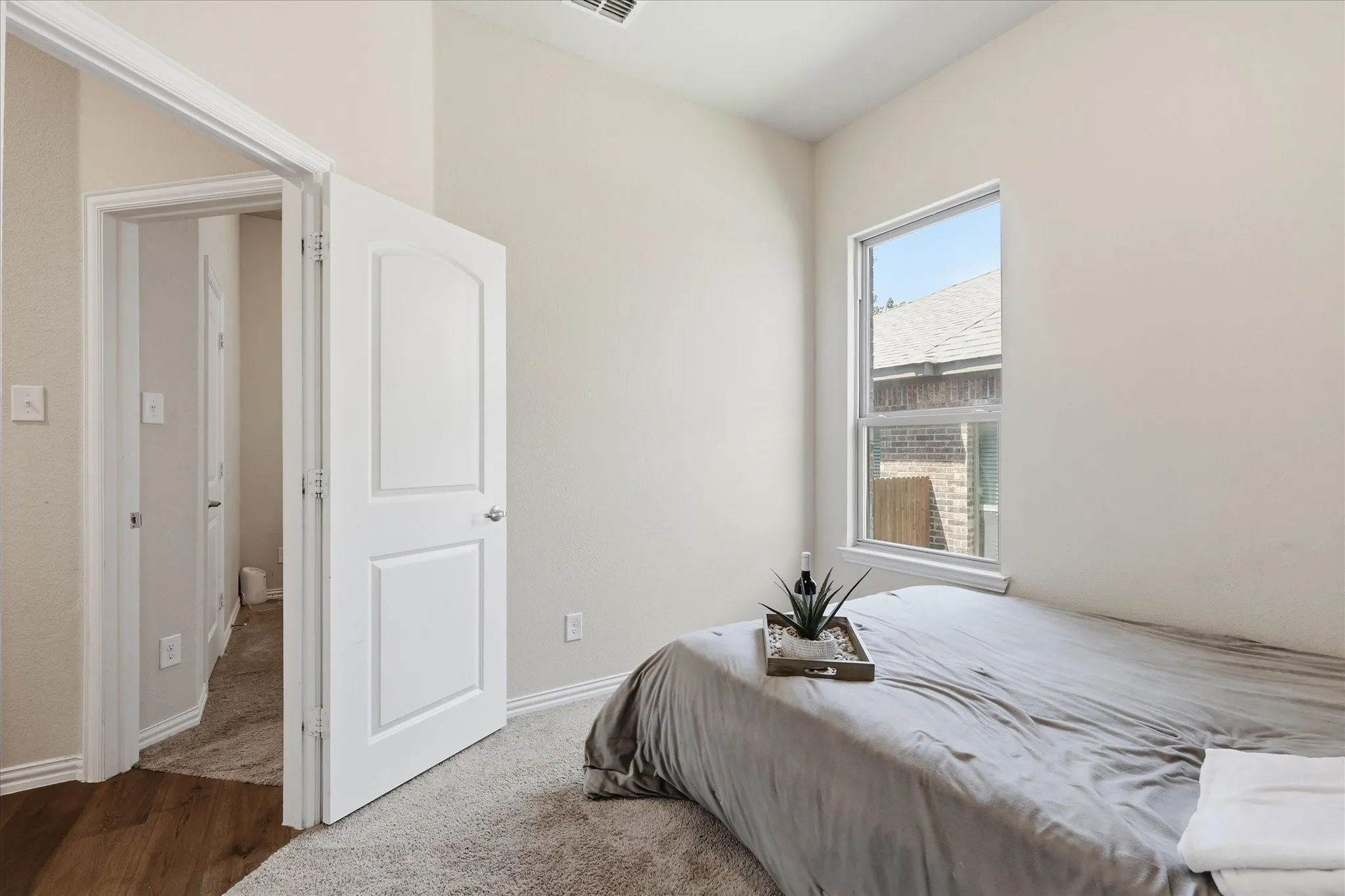 Single Family Residence For Sale in Tarrant County , 4428 Terraview Drive, Arlington, Texas 76001, 3 Bedroom, 3 Bathroom, 3 Garage spaces, 2,068 Sqft, built in 2020, mls#21315422, Real Estate Agent in Arlington, Homes For Sale in Tarrant county, Homes For Sale in Arlington, Realtor in Arlington Texas, Real Estate Brokerage Independent Realty Texas, Luminita Cordes Realtor