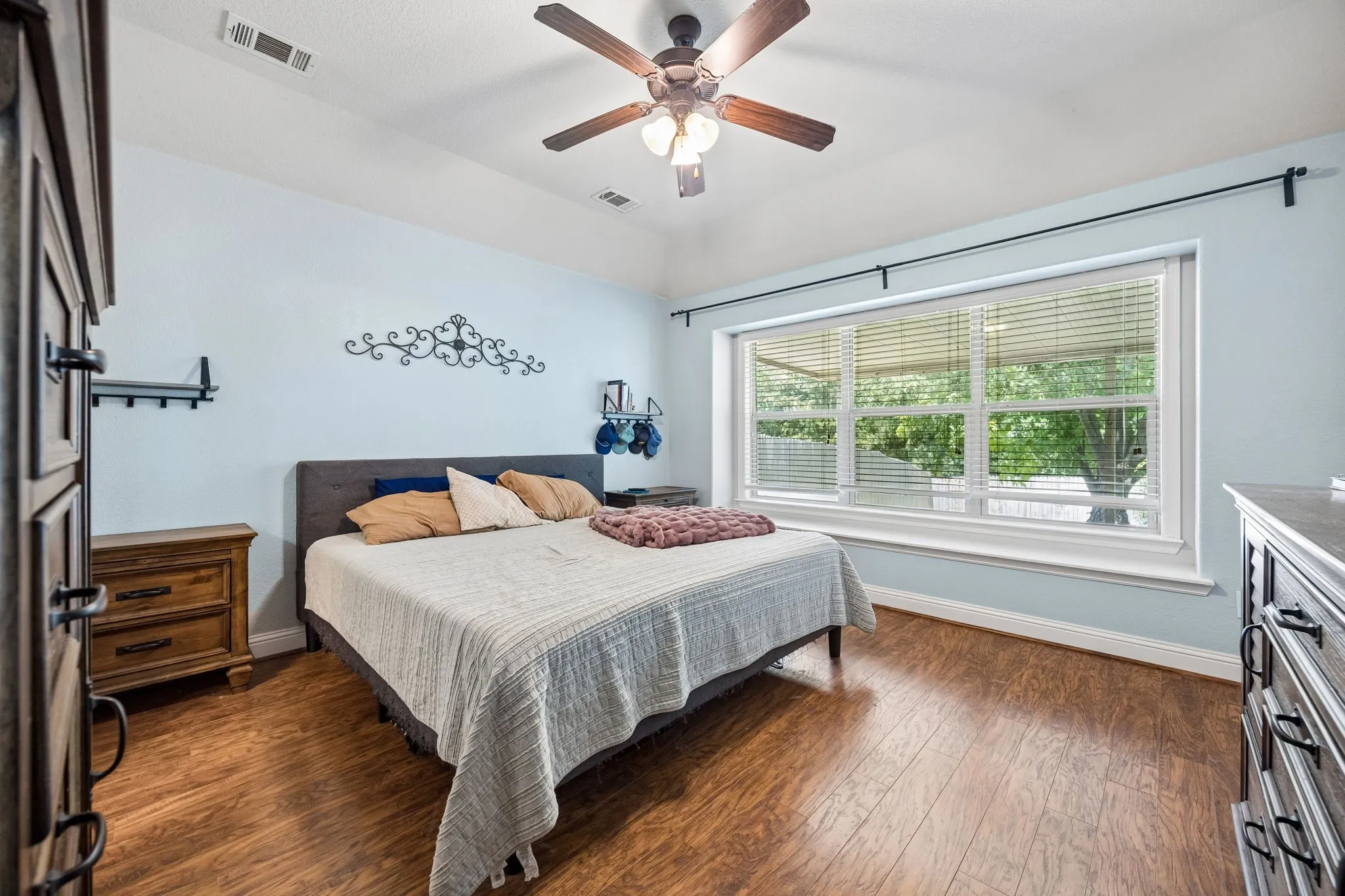 Single Family Residence For Sale in Collin County , 1608 Black Willow Trail, Anna, Texas 75409, 3 Bedrooms, 2 Bathrooms, 2 Garage spaces, 1,526 Sqft, built in 2011, Price $269,999, mls#21317287, Real Estate Agent in Anna, Homes For Sale in Collin county, Homes For Sale in Anna, Realtor in Anna Texas, Real Estate Brokerage Independent Realty Texas, Luminita Cordes Realtor
