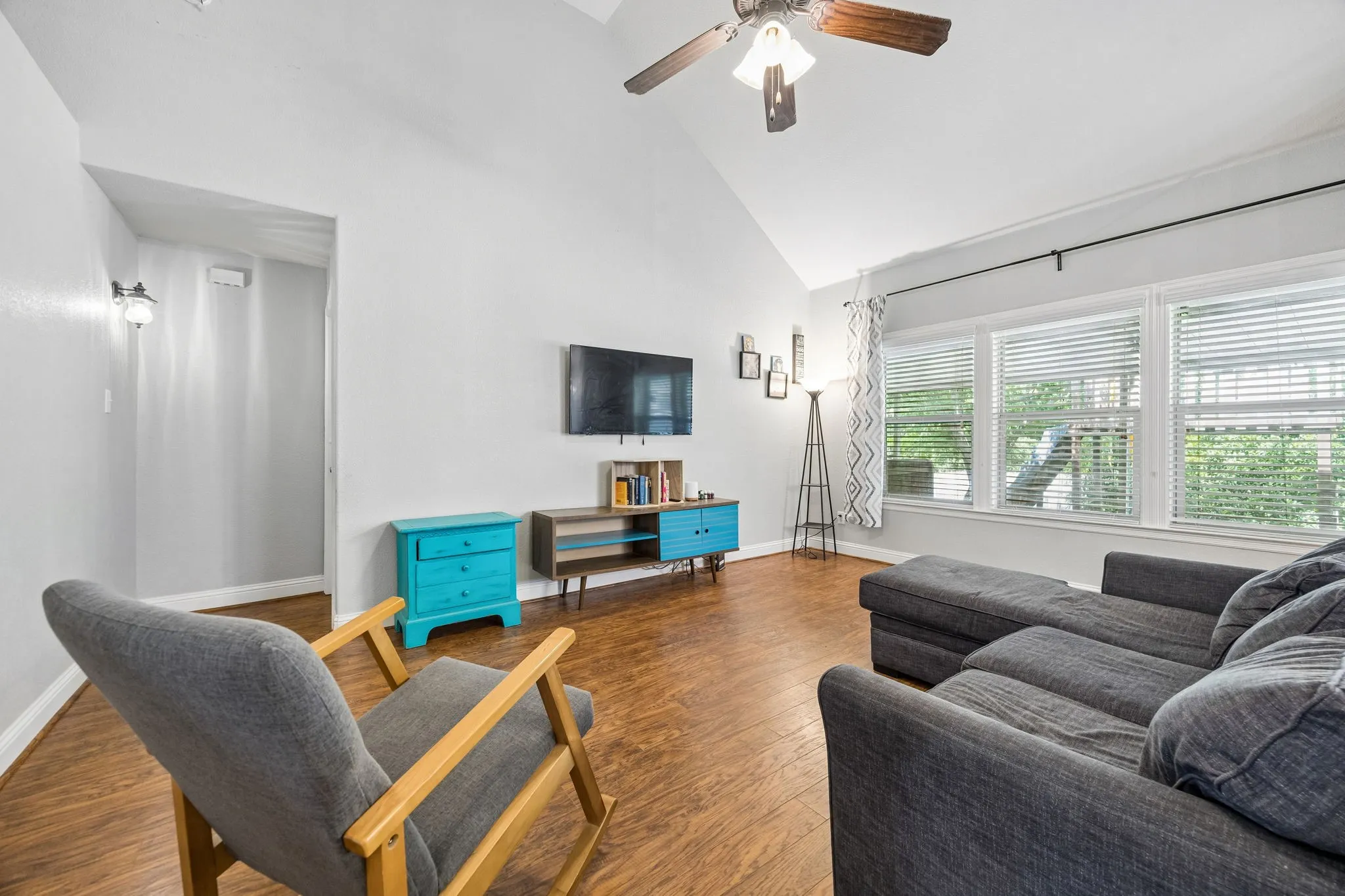 Single Family Residence For Sale in Collin County , 1608 Black Willow Trail, Anna, Texas 75409, 3 Bedrooms, 2 Bathrooms, 2 Garage spaces, 1,526 Sqft, built in 2011, Price $269,999, mls#21317287, Real Estate Agent in Anna, Homes For Sale in Collin county, Homes For Sale in Anna, Realtor in Anna Texas, Real Estate Brokerage Independent Realty Texas, Luminita Cordes Realtor