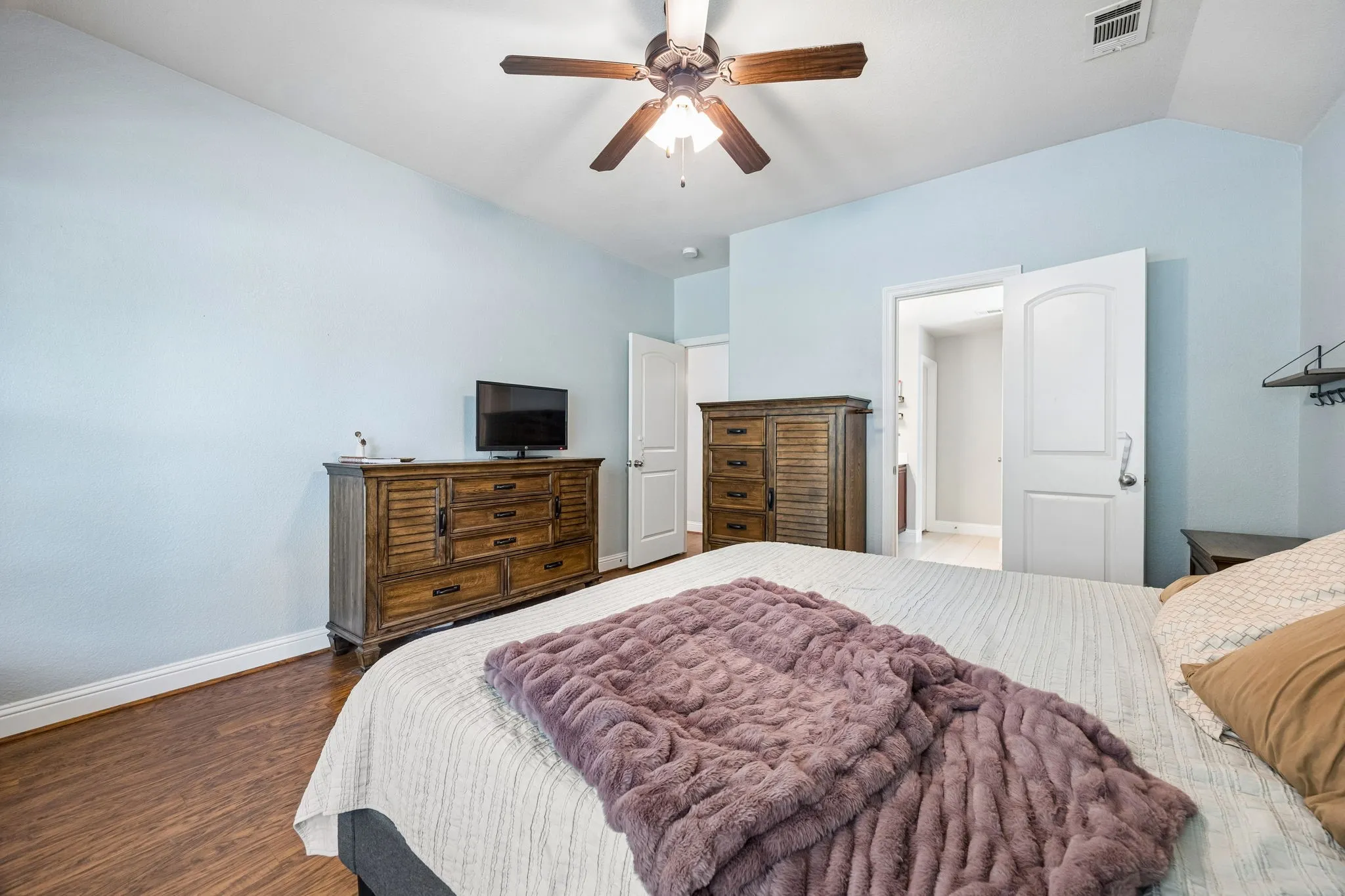 Single Family Residence For Sale in Collin County , 1608 Black Willow Trail, Anna, Texas 75409, 3 Bedrooms, 2 Bathrooms, 2 Garage spaces, 1,526 Sqft, built in 2011, Price $269,999, mls#21317287, Real Estate Agent in Anna, Homes For Sale in Collin county, Homes For Sale in Anna, Realtor in Anna Texas, Real Estate Brokerage Independent Realty Texas, Luminita Cordes Realtor