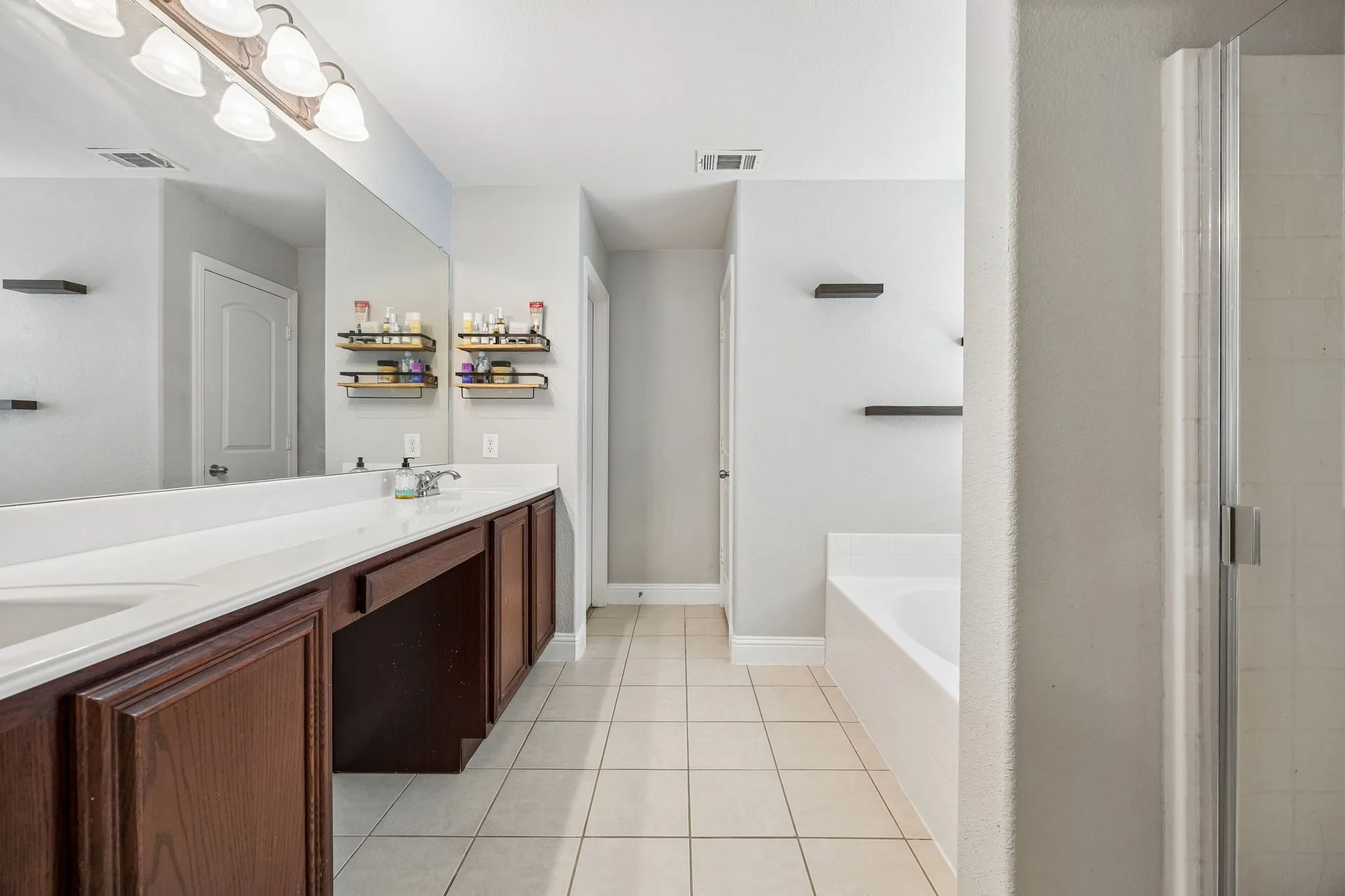 Single Family Residence For Sale in Collin County , 1608 Black Willow Trail, Anna, Texas 75409, 3 Bedrooms, 2 Bathrooms, 2 Garage spaces, 1,526 Sqft, built in 2011, Price $269,999, mls#21317287, Real Estate Agent in Anna, Homes For Sale in Collin county, Homes For Sale in Anna, Realtor in Anna Texas, Real Estate Brokerage Independent Realty Texas, Luminita Cordes Realtor