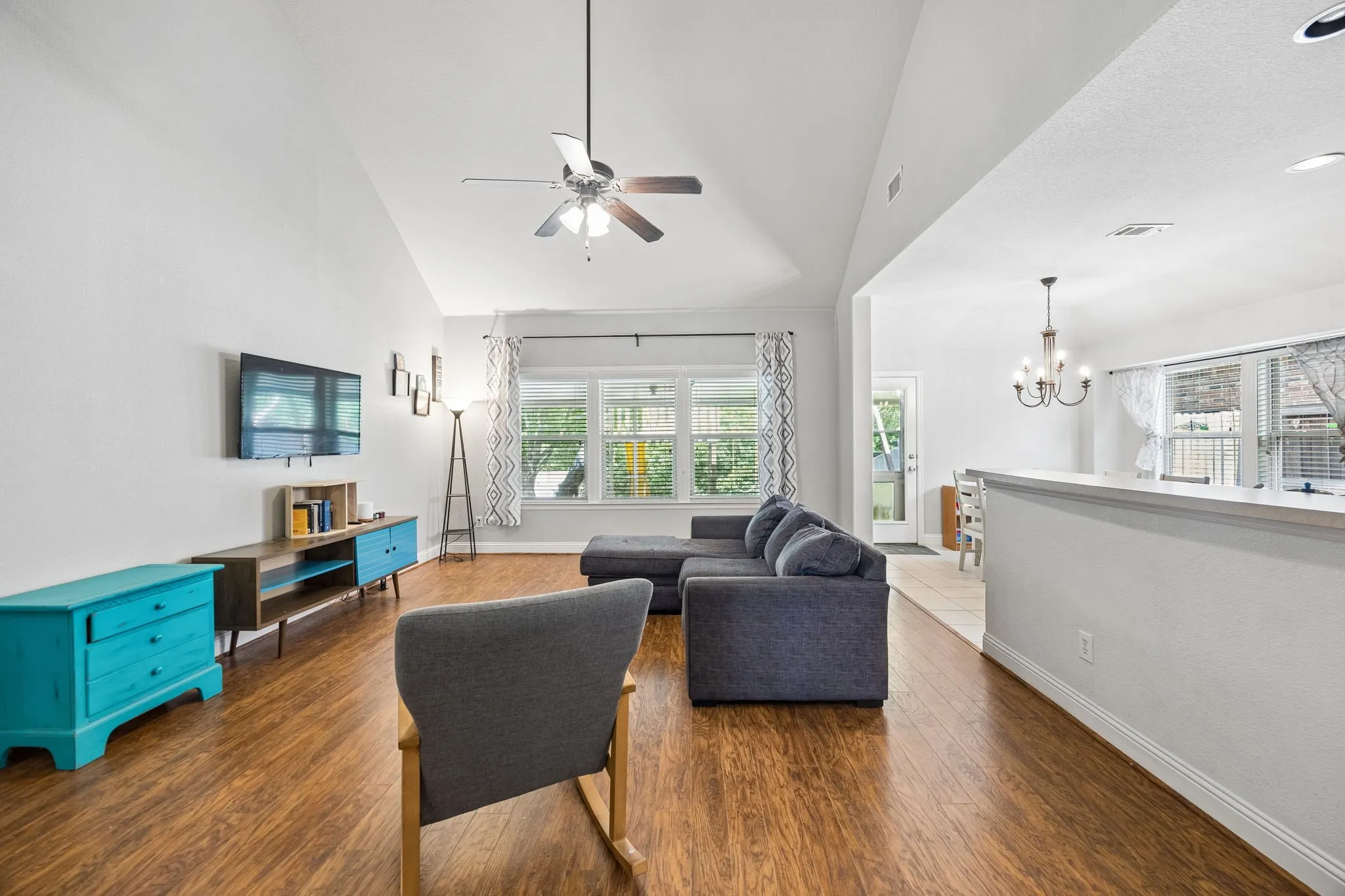 Single Family Residence For Sale in Collin County , 1608 Black Willow Trail, Anna, Texas 75409, 3 Bedrooms, 2 Bathrooms, 2 Garage spaces, 1,526 Sqft, built in 2011, Price $269,999, mls#21317287, Real Estate Agent in Anna, Homes For Sale in Collin county, Homes For Sale in Anna, Realtor in Anna Texas, Real Estate Brokerage Independent Realty Texas, Luminita Cordes Realtor