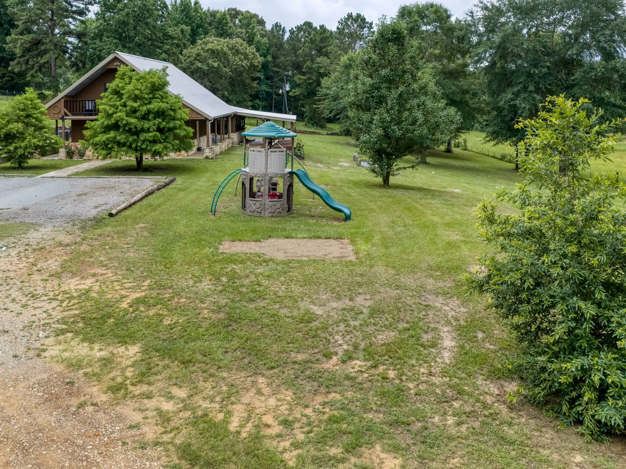 Single Family Residence For Sale in Cherokee County , 4240 County Road 2107, Rusk, Texas 75785, 3 Bedroom, 2 Bathroom, Garage spaces, 3,206 Sqft, built in 2016, mls#21317283, Real Estate Agent in Rusk, Homes For Sale in Cherokee county, Homes For Sale in Rusk, Realtor in Rusk Texas, Real Estate Brokerage Independent Realty Texas, Luminita Cordes Realtor