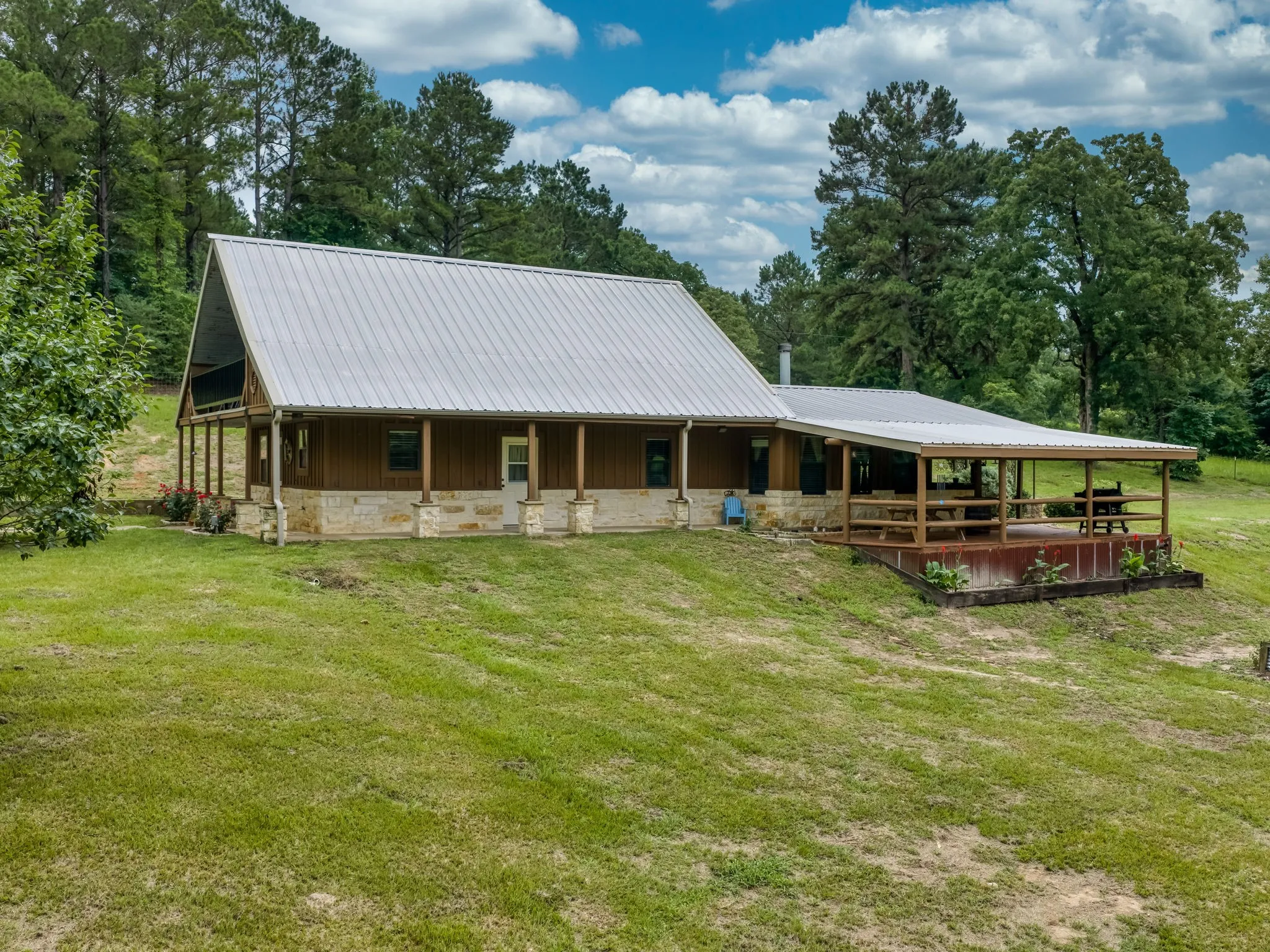 Single Family Residence For Sale in Cherokee County , 4240 County Road 2107, Rusk, Texas 75785, 3 Bedroom, 2 Bathroom, Garage spaces, 3,206 Sqft, built in 2016, mls#21317283, Real Estate Agent in Rusk, Homes For Sale in Cherokee county, Homes For Sale in Rusk, Realtor in Rusk Texas, Real Estate Brokerage Independent Realty Texas, Luminita Cordes Realtor