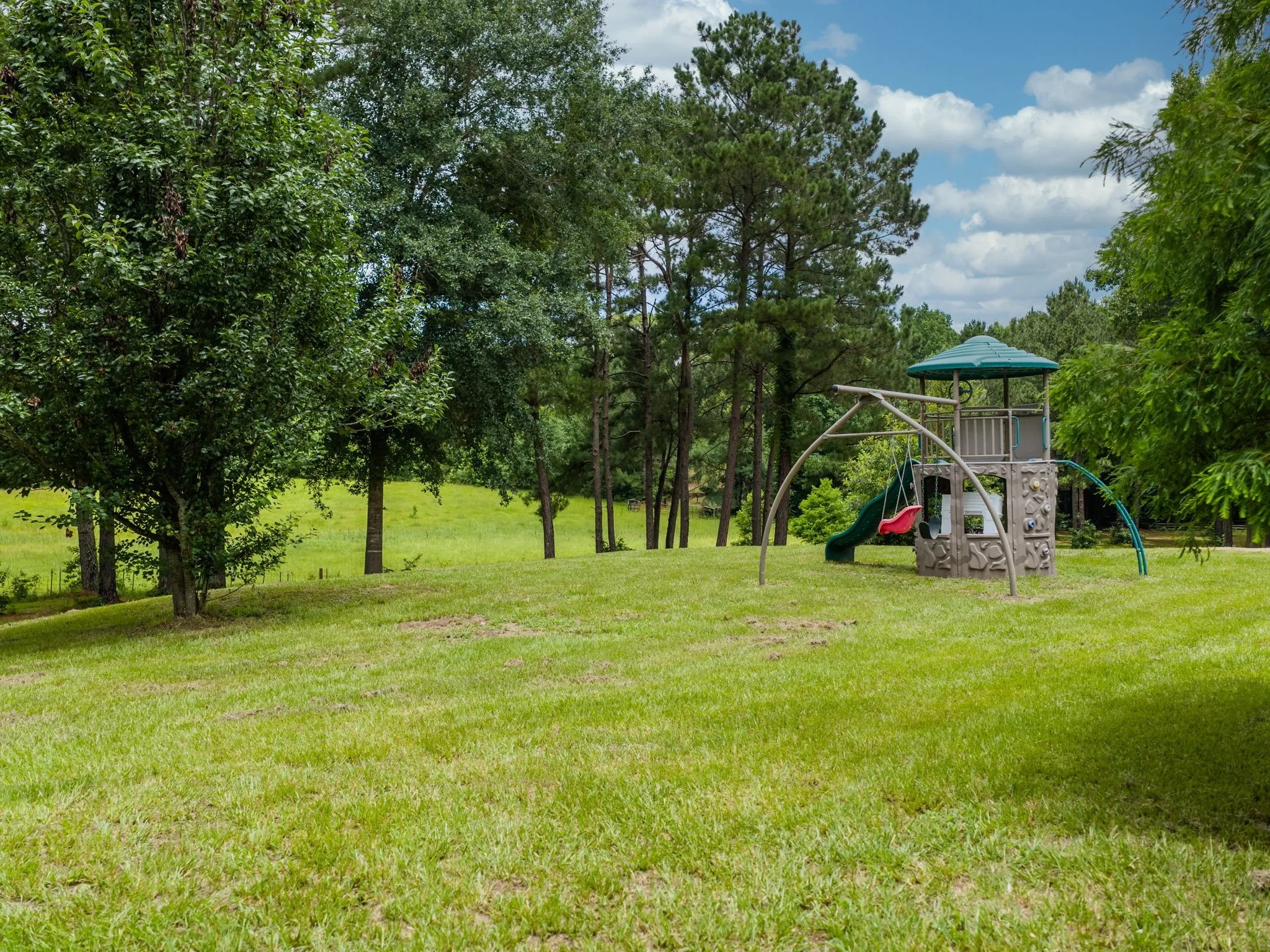 Single Family Residence For Sale in Cherokee County , 4240 County Road 2107, Rusk, Texas 75785, 3 Bedroom, 2 Bathroom, Garage spaces, 3,206 Sqft, built in 2016, mls#21317283, Real Estate Agent in Rusk, Homes For Sale in Cherokee county, Homes For Sale in Rusk, Realtor in Rusk Texas, Real Estate Brokerage Independent Realty Texas, Luminita Cordes Realtor