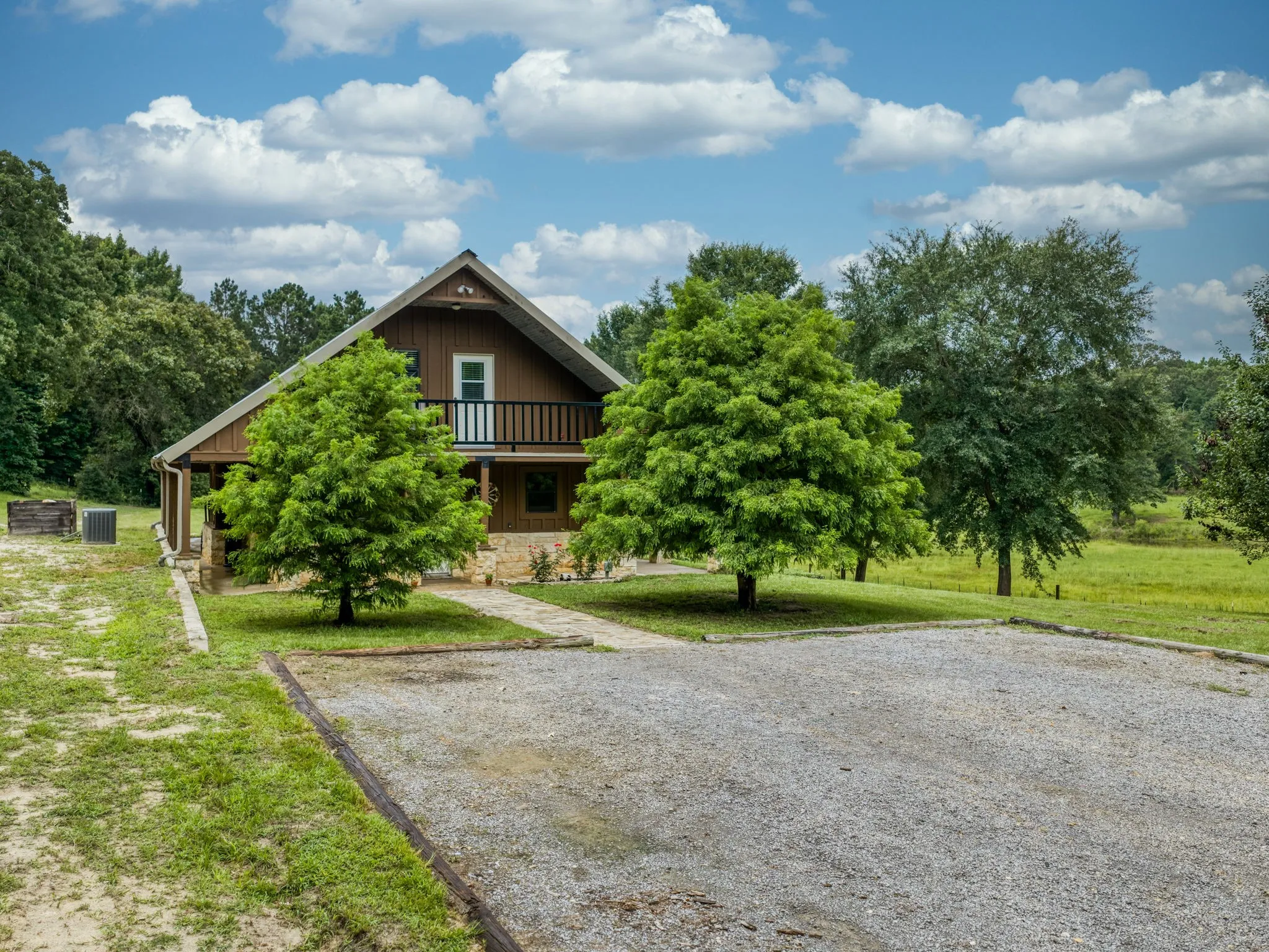 Single Family Residence For Sale in Cherokee County , 4240 County Road 2107, Rusk, Texas 75785, 3 Bedroom, 2 Bathroom, Garage spaces, 3,206 Sqft, built in 2016, mls#21317283, Real Estate Agent in Rusk, Homes For Sale in Cherokee county, Homes For Sale in Rusk, Realtor in Rusk Texas, Real Estate Brokerage Independent Realty Texas, Luminita Cordes Realtor