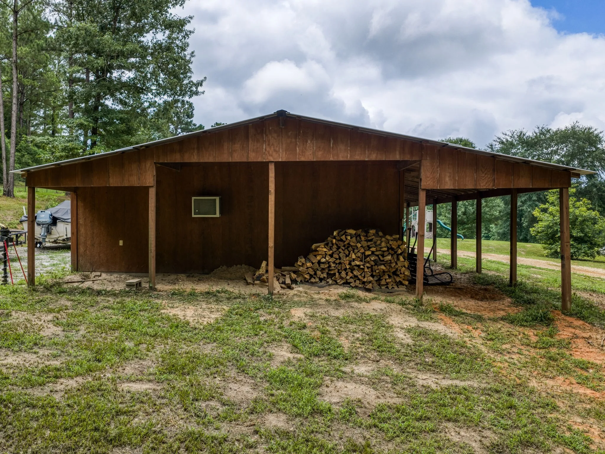 Single Family Residence For Sale in Cherokee County , 4240 County Road 2107, Rusk, Texas 75785, 3 Bedroom, 2 Bathroom, Garage spaces, 3,206 Sqft, built in 2016, mls#21317283, Real Estate Agent in Rusk, Homes For Sale in Cherokee county, Homes For Sale in Rusk, Realtor in Rusk Texas, Real Estate Brokerage Independent Realty Texas, Luminita Cordes Realtor