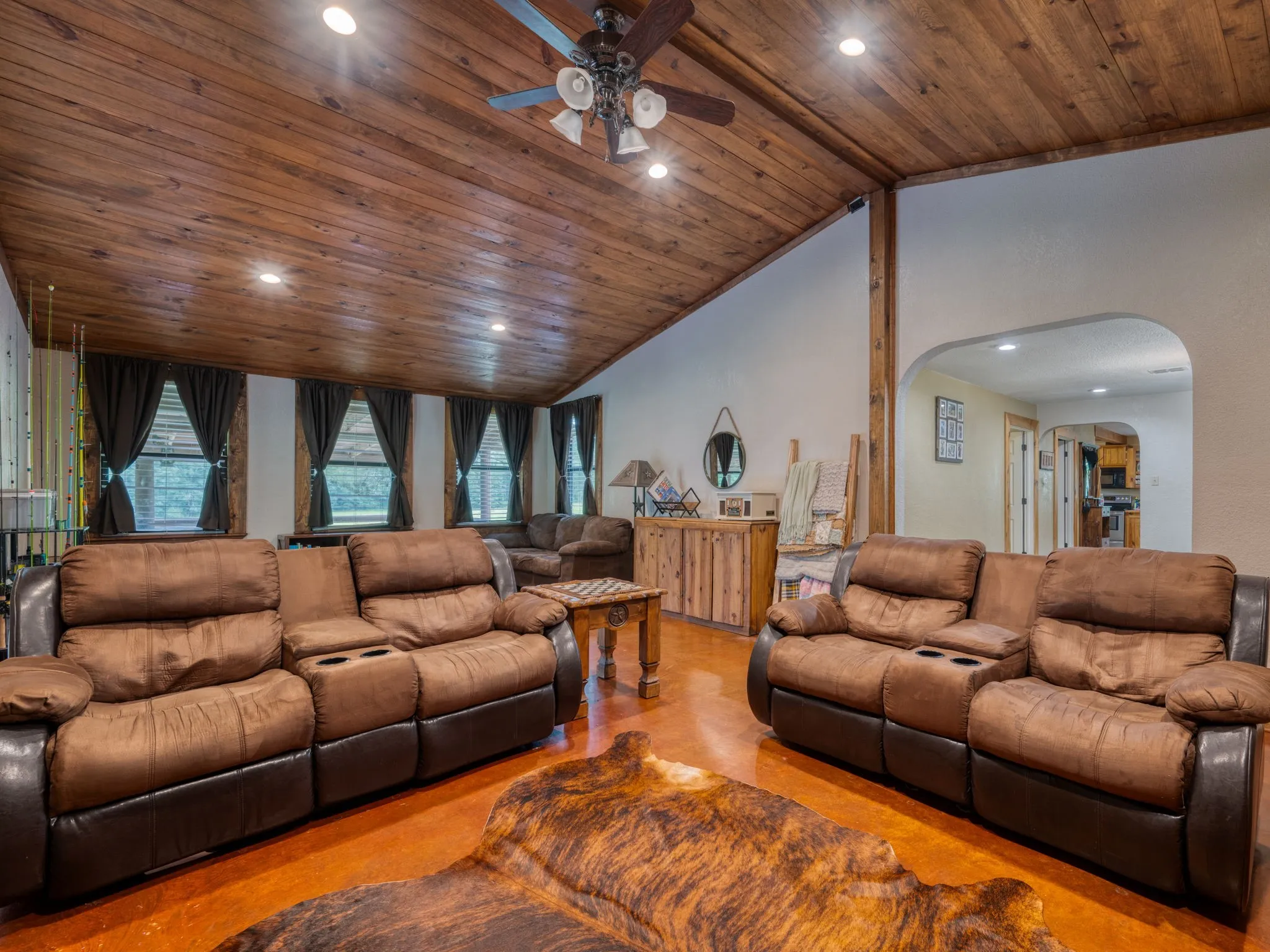 Single Family Residence For Sale in Cherokee County , 4240 County Road 2107, Rusk, Texas 75785, 3 Bedroom, 2 Bathroom, Garage spaces, 3,206 Sqft, built in 2016, mls#21317283, Real Estate Agent in Rusk, Homes For Sale in Cherokee county, Homes For Sale in Rusk, Realtor in Rusk Texas, Real Estate Brokerage Independent Realty Texas, Luminita Cordes Realtor