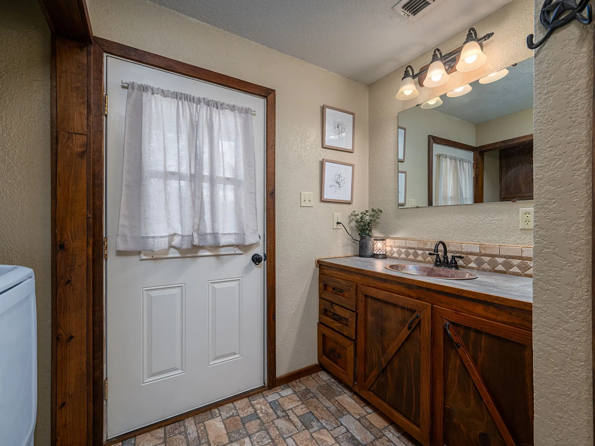 Single Family Residence For Sale in Cherokee County , 4240 County Road 2107, Rusk, Texas 75785, 3 Bedroom, 2 Bathroom, Garage spaces, 3,206 Sqft, built in 2016, mls#21317283, Real Estate Agent in Rusk, Homes For Sale in Cherokee county, Homes For Sale in Rusk, Realtor in Rusk Texas, Real Estate Brokerage Independent Realty Texas, Luminita Cordes Realtor