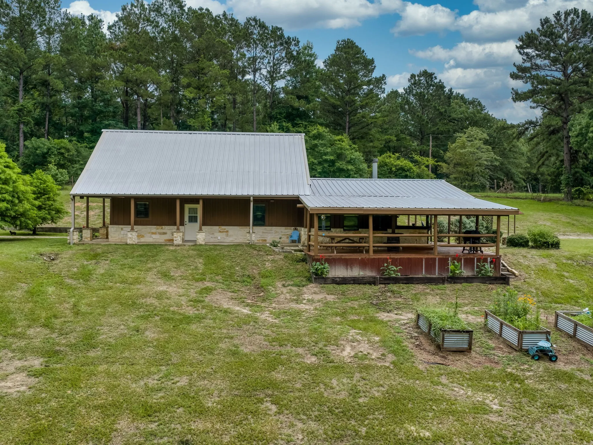 Single Family Residence For Sale in Cherokee County , 4240 County Road 2107, Rusk, Texas 75785, 3 Bedroom, 2 Bathroom, Garage spaces, 3,206 Sqft, built in 2016, mls#21317283, Real Estate Agent in Rusk, Homes For Sale in Cherokee county, Homes For Sale in Rusk, Realtor in Rusk Texas, Real Estate Brokerage Independent Realty Texas, Luminita Cordes Realtor