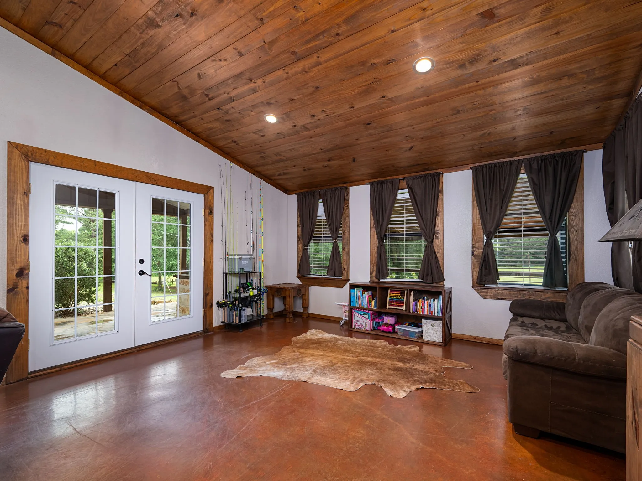 Single Family Residence For Sale in Cherokee County , 4240 County Road 2107, Rusk, Texas 75785, 3 Bedroom, 2 Bathroom, Garage spaces, 3,206 Sqft, built in 2016, mls#21317283, Real Estate Agent in Rusk, Homes For Sale in Cherokee county, Homes For Sale in Rusk, Realtor in Rusk Texas, Real Estate Brokerage Independent Realty Texas, Luminita Cordes Realtor