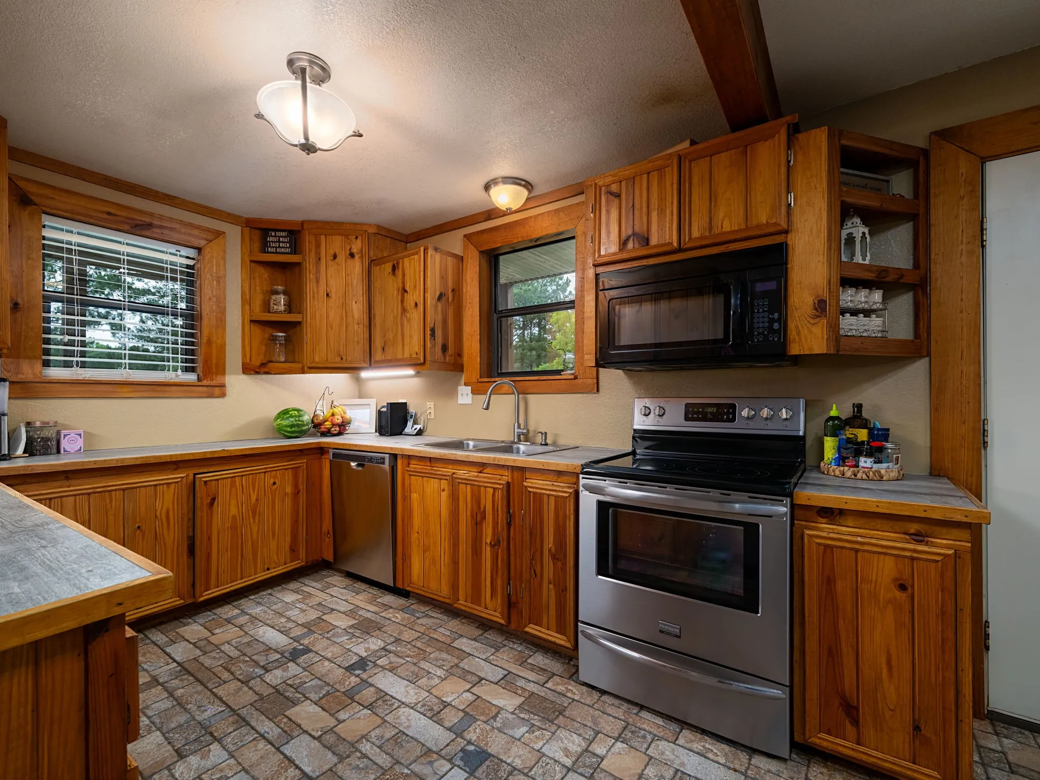 Single Family Residence For Sale in Cherokee County , 4240 County Road 2107, Rusk, Texas 75785, 3 Bedroom, 2 Bathroom, Garage spaces, 3,206 Sqft, built in 2016, mls#21317283, Real Estate Agent in Rusk, Homes For Sale in Cherokee county, Homes For Sale in Rusk, Realtor in Rusk Texas, Real Estate Brokerage Independent Realty Texas, Luminita Cordes Realtor