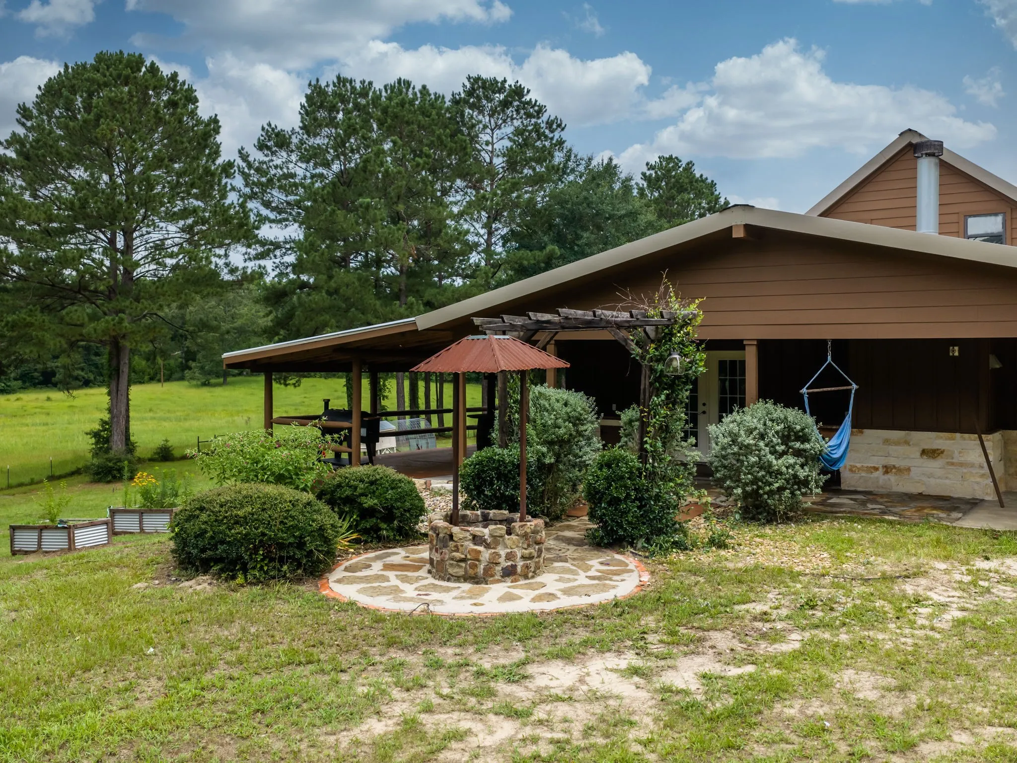 Single Family Residence For Sale in Cherokee County , 4240 County Road 2107, Rusk, Texas 75785, 3 Bedroom, 2 Bathroom, Garage spaces, 3,206 Sqft, built in 2016, mls#21317283, Real Estate Agent in Rusk, Homes For Sale in Cherokee county, Homes For Sale in Rusk, Realtor in Rusk Texas, Real Estate Brokerage Independent Realty Texas, Luminita Cordes Realtor