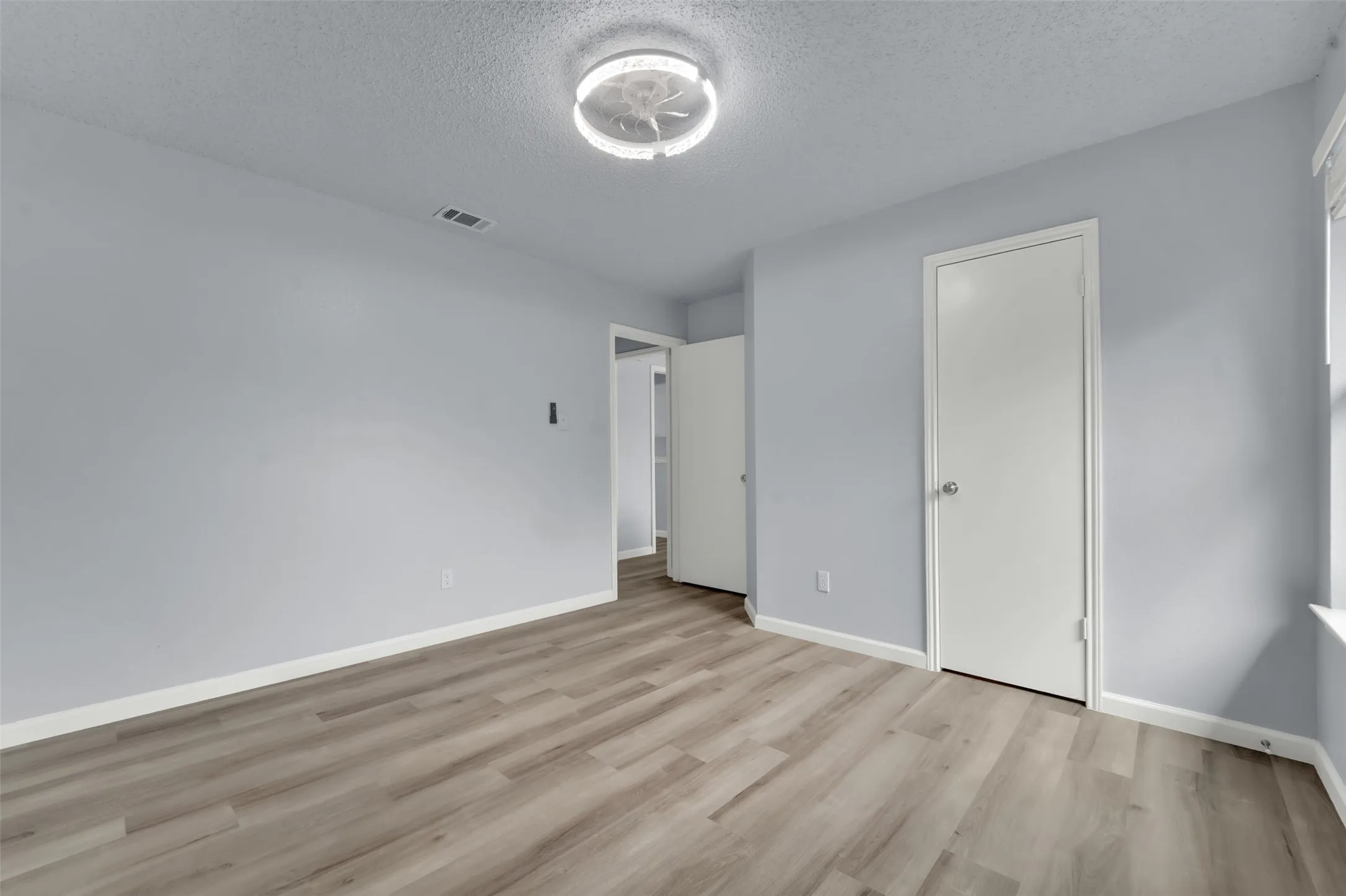 Single Family Residence For Sale in Collin County , 789 Eiffel Drive, Plano, Texas 75023, 4 Bedroom, 3 Bathroom, 2 Garage spaces, 2,016 Sqft, built in 1990, mls#21319089, Real Estate Agent in Plano, Homes For Sale in Collin county, Homes For Sale in Plano, Realtor in Plano Texas, Real Estate Brokerage Independent Realty Texas, Luminita Cordes Realtor