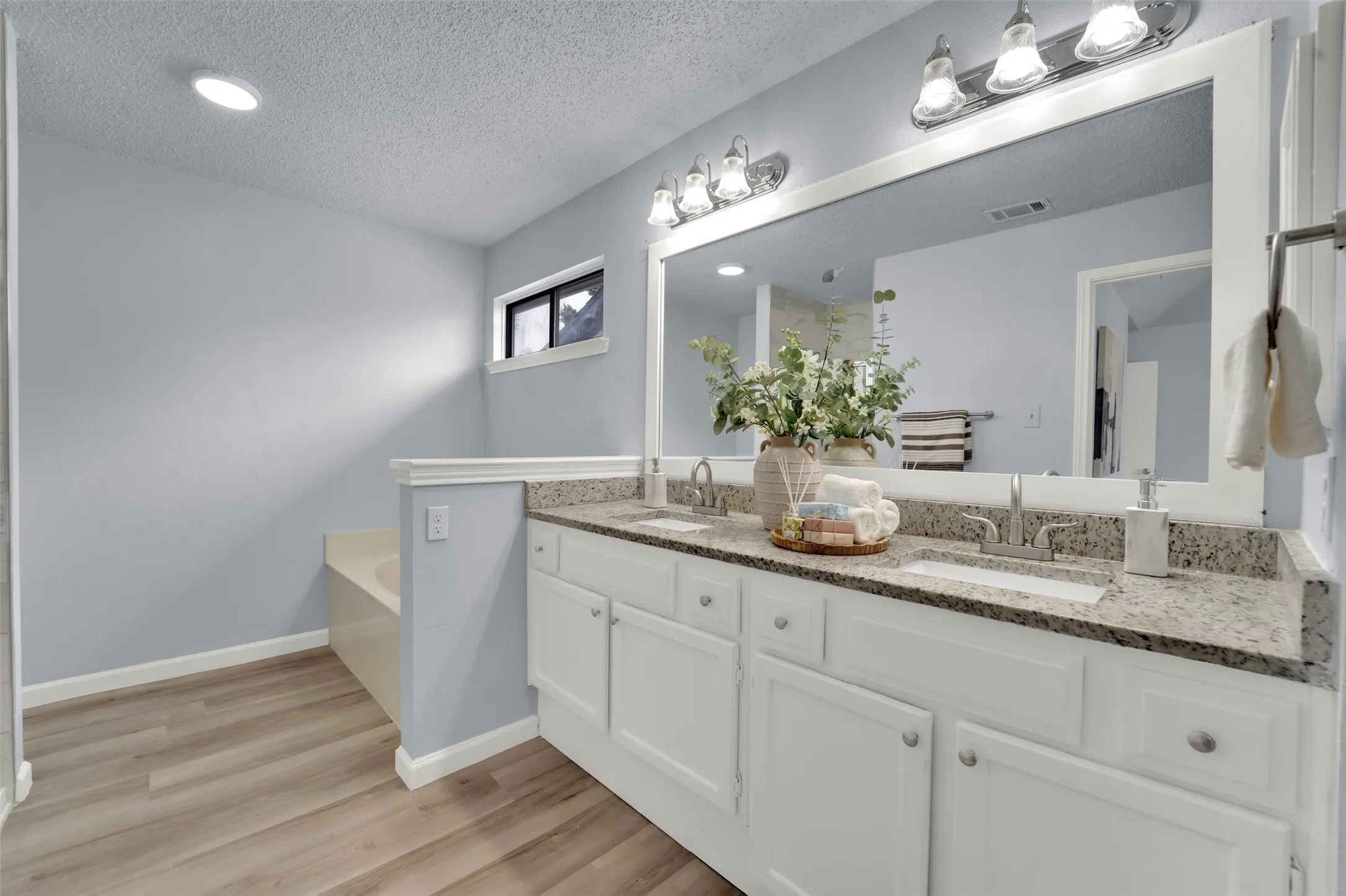 Single Family Residence For Sale in Collin County , 789 Eiffel Drive, Plano, Texas 75023, 4 Bedroom, 3 Bathroom, 2 Garage spaces, 2,016 Sqft, built in 1990, mls#21319089, Real Estate Agent in Plano, Homes For Sale in Collin county, Homes For Sale in Plano, Realtor in Plano Texas, Real Estate Brokerage Independent Realty Texas, Luminita Cordes Realtor