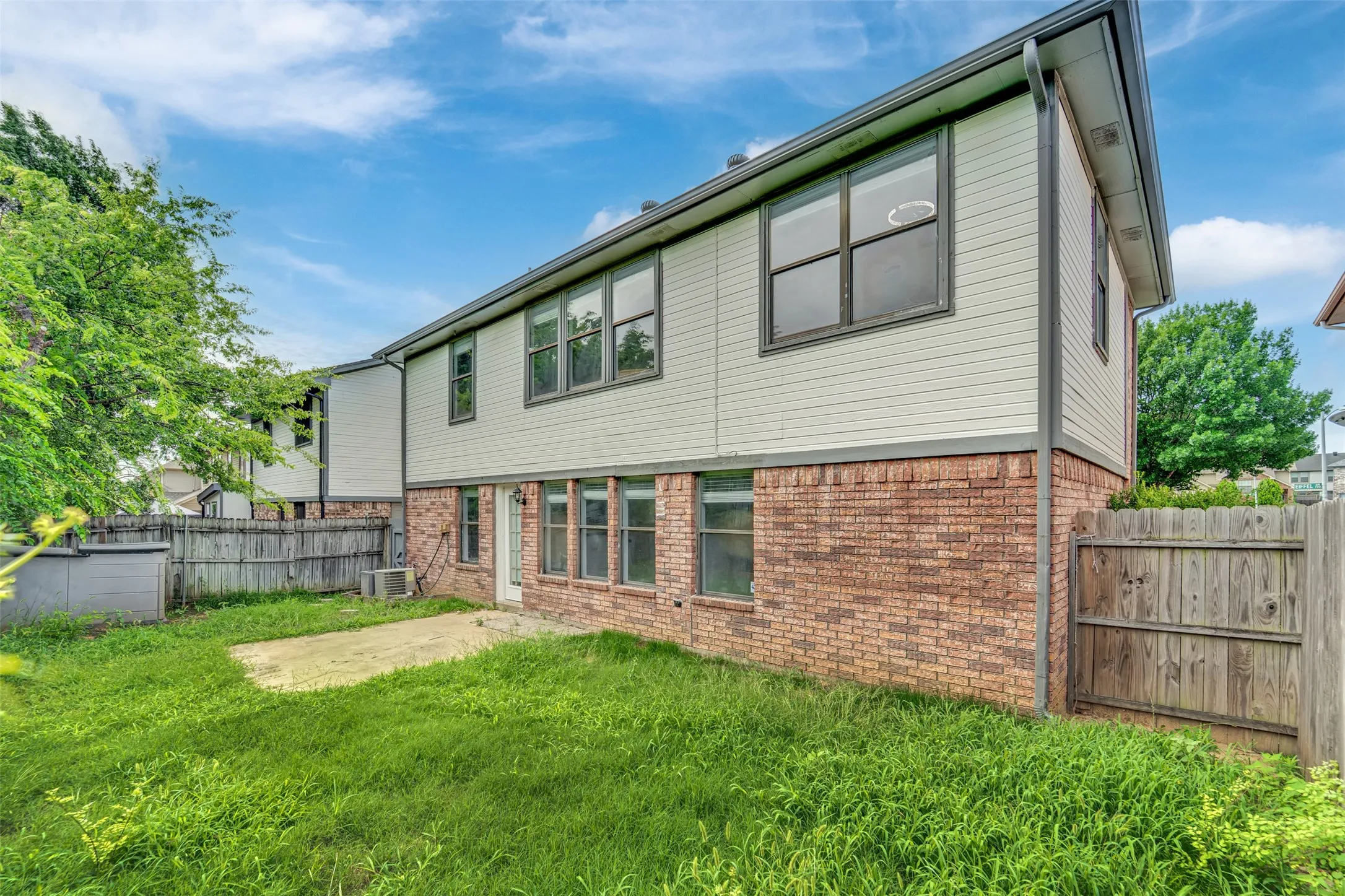 Single Family Residence For Sale in Collin County , 789 Eiffel Drive, Plano, Texas 75023, 4 Bedroom, 3 Bathroom, 2 Garage spaces, 2,016 Sqft, built in 1990, mls#21319089, Real Estate Agent in Plano, Homes For Sale in Collin county, Homes For Sale in Plano, Realtor in Plano Texas, Real Estate Brokerage Independent Realty Texas, Luminita Cordes Realtor