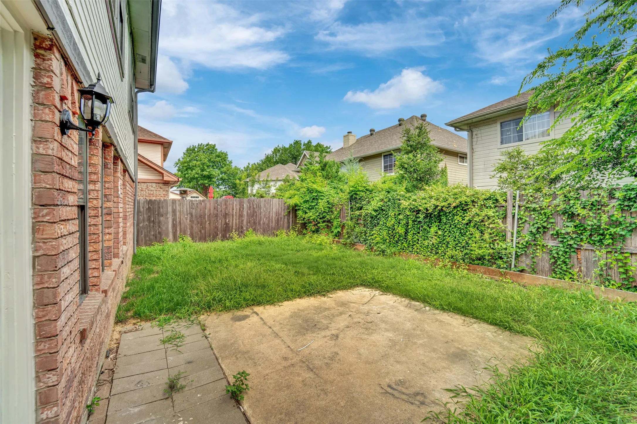 Single Family Residence For Sale in Collin County , 789 Eiffel Drive, Plano, Texas 75023, 4 Bedroom, 3 Bathroom, 2 Garage spaces, 2,016 Sqft, built in 1990, mls#21319089, Real Estate Agent in Plano, Homes For Sale in Collin county, Homes For Sale in Plano, Realtor in Plano Texas, Real Estate Brokerage Independent Realty Texas, Luminita Cordes Realtor