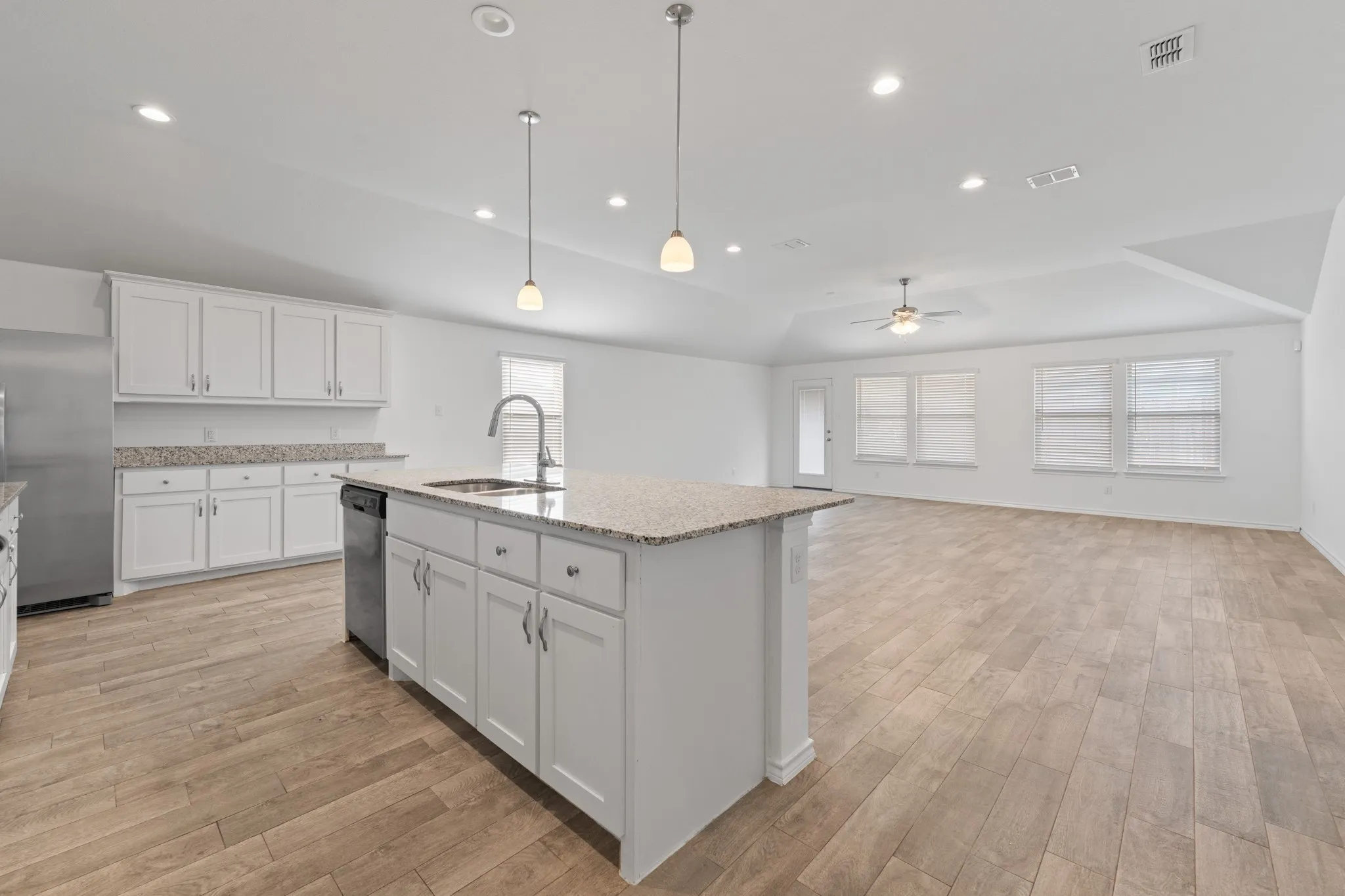 Single Family Residence For Sale in Tarrant County , 3233 Guyana Road, Fort Worth, Texas 76123, 3 Bedroom, 2 Bathroom, 2 Garage spaces, 1,874 Sqft, built in 2019, mls#21316743, Real Estate Agent in Fort Worth, Homes For Sale in Tarrant county, Homes For Sale in Fort Worth, Realtor in Fort Worth Texas, Real Estate Brokerage Independent Realty Texas, Luminita Cordes Realtor