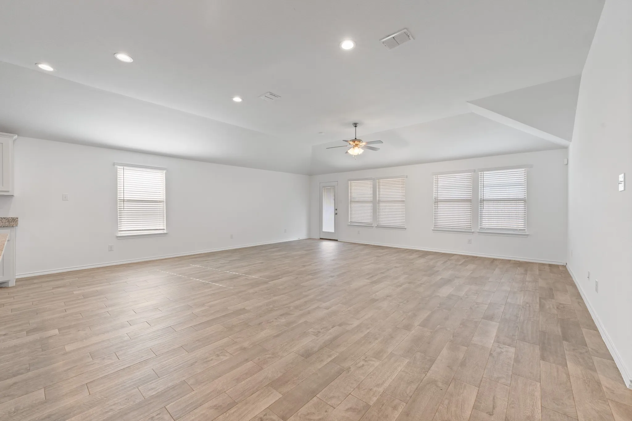 Single Family Residence For Sale in Tarrant County , 3233 Guyana Road, Fort Worth, Texas 76123, 3 Bedroom, 2 Bathroom, 2 Garage spaces, 1,874 Sqft, built in 2019, mls#21316743, Real Estate Agent in Fort Worth, Homes For Sale in Tarrant county, Homes For Sale in Fort Worth, Realtor in Fort Worth Texas, Real Estate Brokerage Independent Realty Texas, Luminita Cordes Realtor