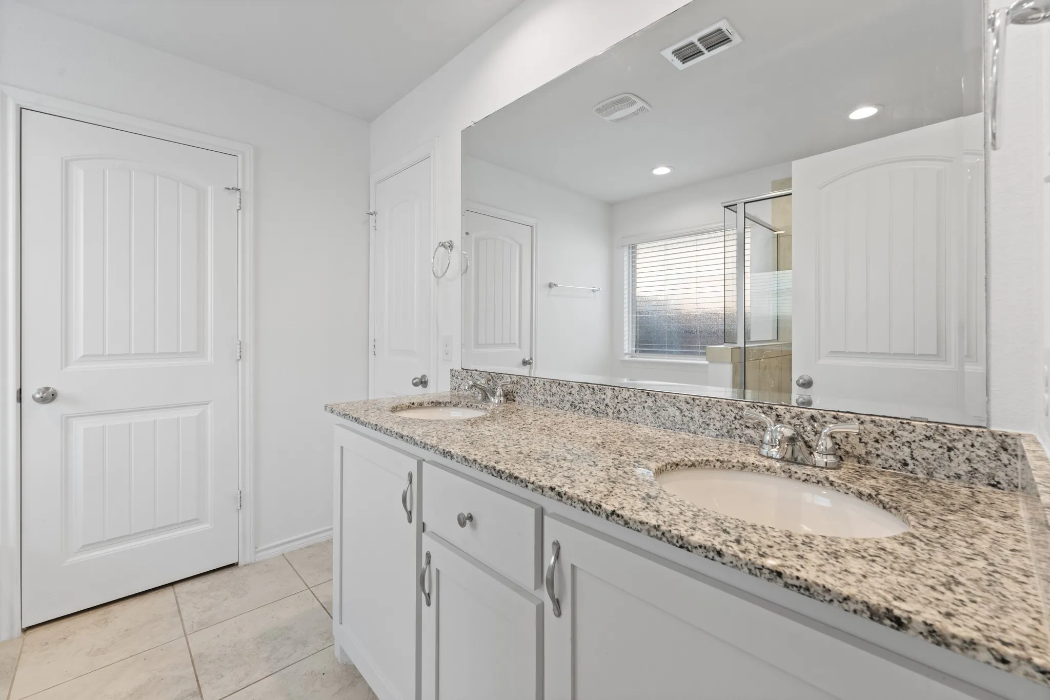 Single Family Residence For Sale in Tarrant County , 3233 Guyana Road, Fort Worth, Texas 76123, 3 Bedroom, 2 Bathroom, 2 Garage spaces, 1,874 Sqft, built in 2019, mls#21316743, Real Estate Agent in Fort Worth, Homes For Sale in Tarrant county, Homes For Sale in Fort Worth, Realtor in Fort Worth Texas, Real Estate Brokerage Independent Realty Texas, Luminita Cordes Realtor