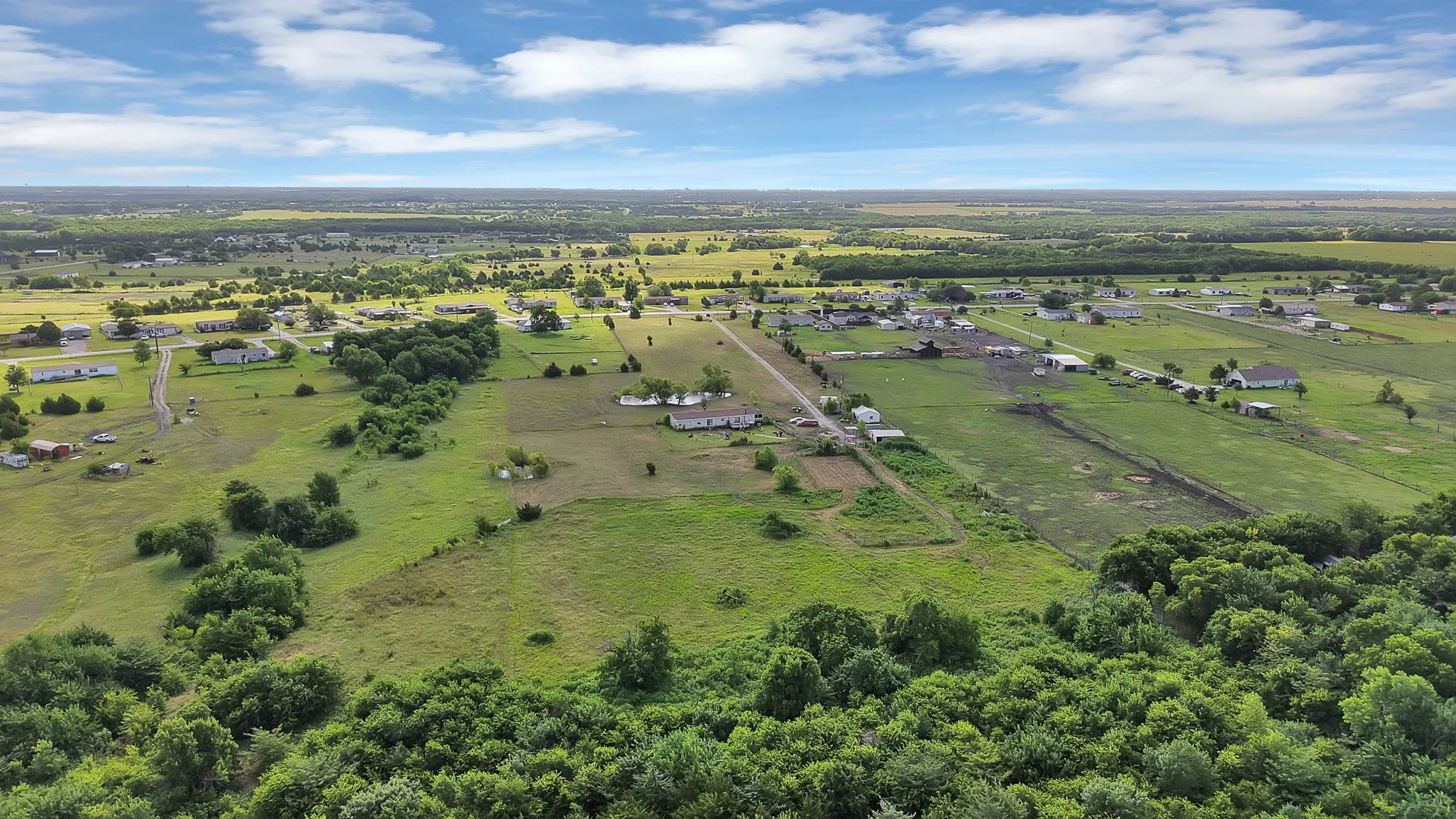 Manufactured Home For Sale in Collin County , 1528 County Road 697, Farmersville, Texas 75442, 4 Bedroom, 3 Bathroom, Garage spaces, 2,128 Sqft, built in 2001, mls#21318547, Real Estate Agent in Farmersville, Homes For Sale in Collin county, Homes For Sale in Farmersville, Realtor in Farmersville Texas, Real Estate Brokerage Independent Realty Texas, Luminita Cordes Realtor