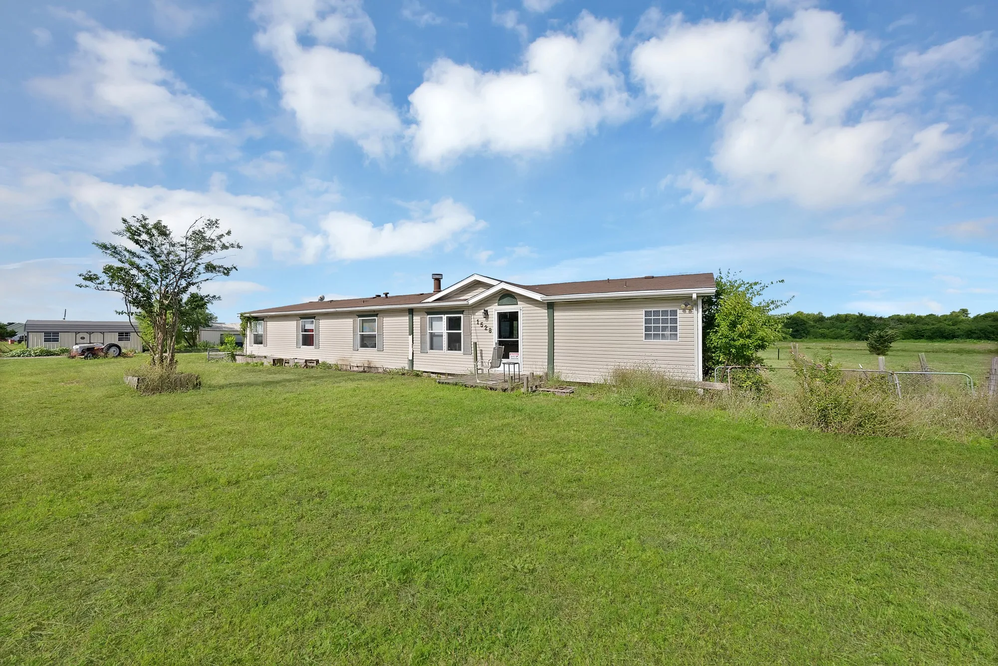 Manufactured Home For Sale in Collin County , 1528 County Road 697, Farmersville, Texas 75442, 4 Bedroom, 3 Bathroom, Garage spaces, 2,128 Sqft, built in 2001, mls#21318547, Real Estate Agent in Farmersville, Homes For Sale in Collin county, Homes For Sale in Farmersville, Realtor in Farmersville Texas, Real Estate Brokerage Independent Realty Texas, Luminita Cordes Realtor