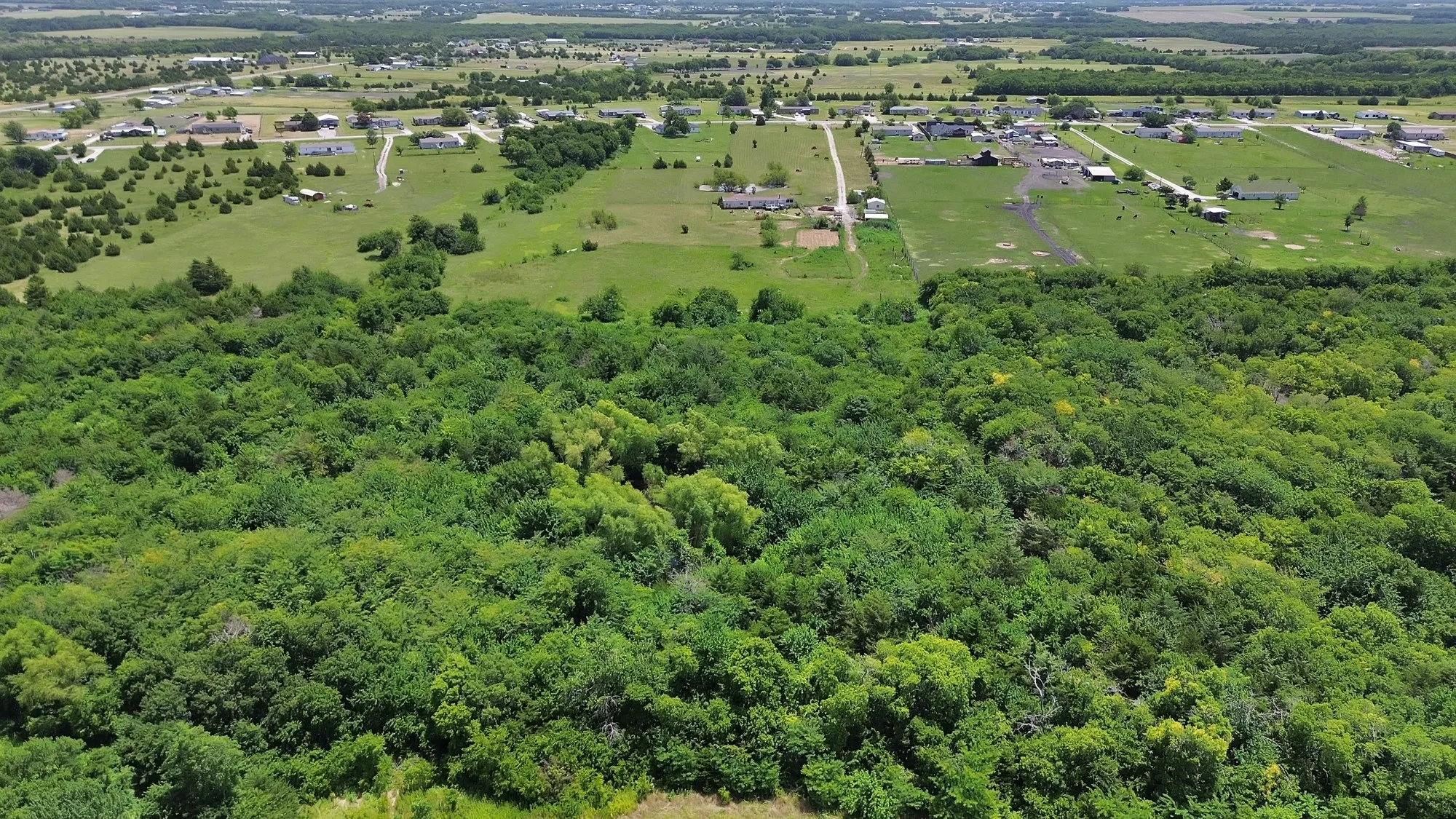 Manufactured Home For Sale in Collin County , 1528 County Road 697, Farmersville, Texas 75442, 4 Bedroom, 3 Bathroom, Garage spaces, 2,128 Sqft, built in 2001, mls#21318547, Real Estate Agent in Farmersville, Homes For Sale in Collin county, Homes For Sale in Farmersville, Realtor in Farmersville Texas, Real Estate Brokerage Independent Realty Texas, Luminita Cordes Realtor