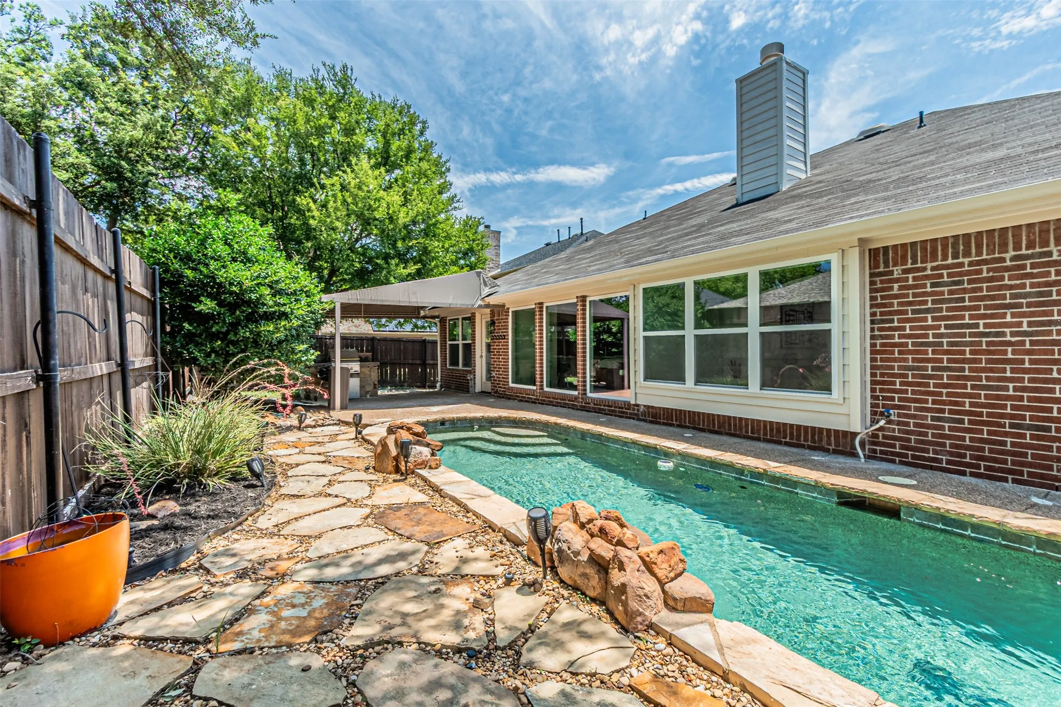 Single Family Residence For Sale in Denton County , 1904 Sumac Drive, Flower Mound, Texas 75028, 4 Bedroom, 2 Bathroom, 2 Garage spaces, 2,185 Sqft, built in 1996, mls#21317945, Real Estate Agent in Flower Mound, Homes For Sale in Denton county, Homes For Sale in Flower Mound, Realtor in Flower Mound Texas, Real Estate Brokerage Independent Realty Texas, Luminita Cordes Realtor