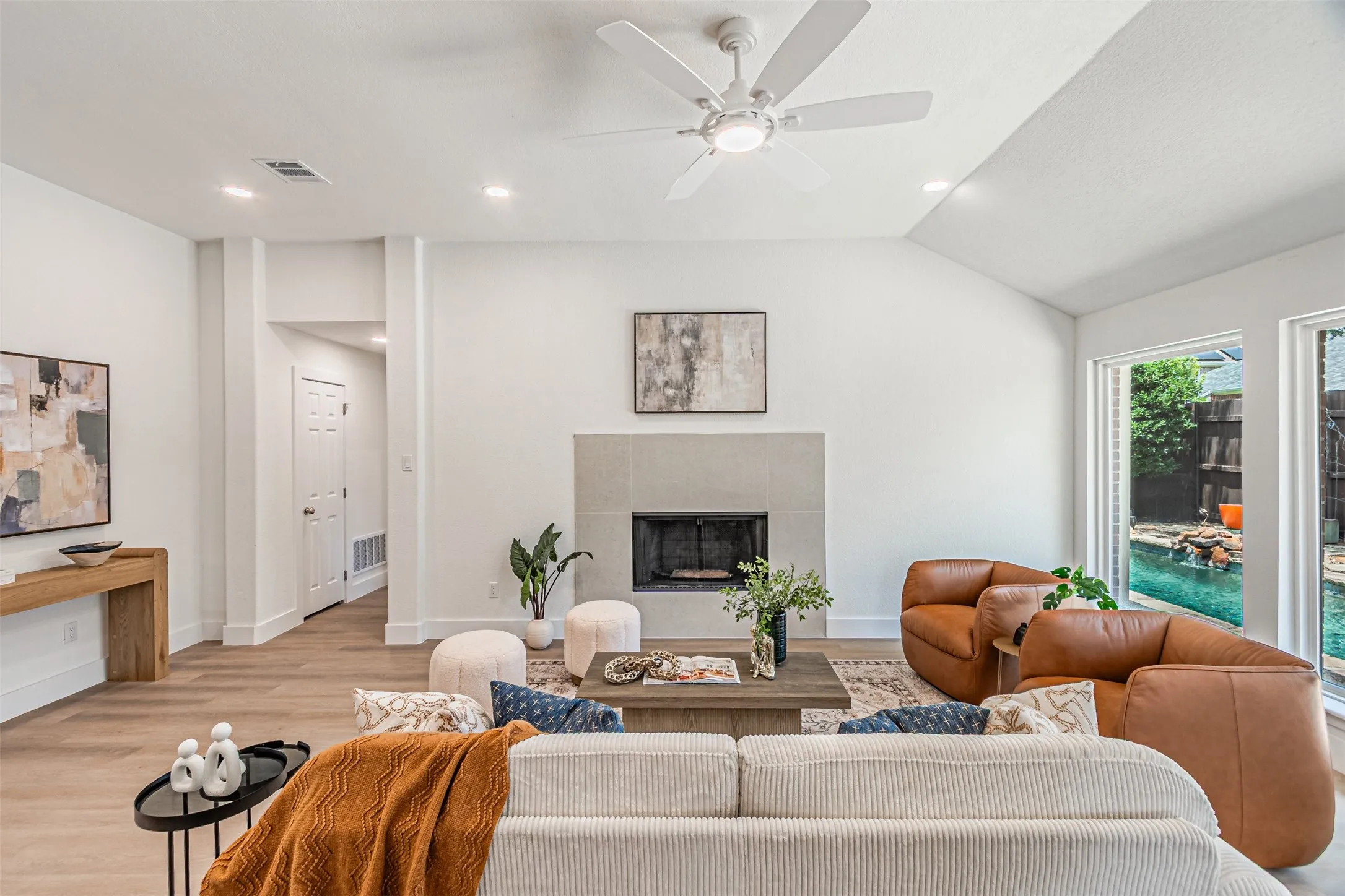 Single Family Residence For Sale in Denton County , 1904 Sumac Drive, Flower Mound, Texas 75028, 4 Bedroom, 2 Bathroom, 2 Garage spaces, 2,185 Sqft, built in 1996, mls#21317945, Real Estate Agent in Flower Mound, Homes For Sale in Denton county, Homes For Sale in Flower Mound, Realtor in Flower Mound Texas, Real Estate Brokerage Independent Realty Texas, Luminita Cordes Realtor