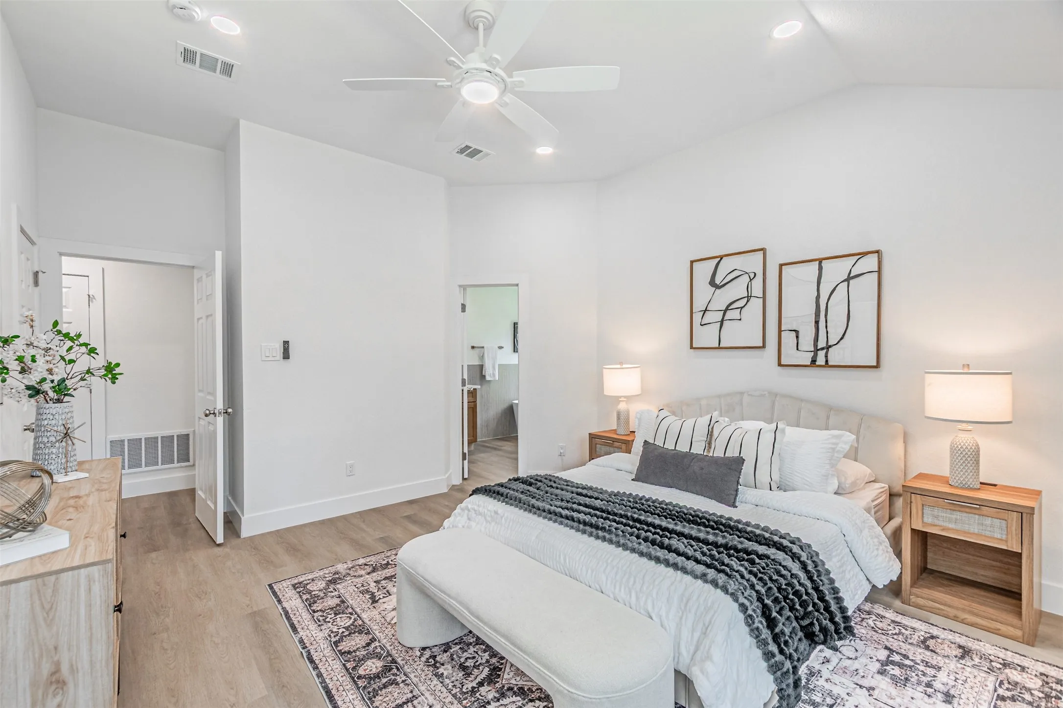 Single Family Residence For Sale in Denton County , 1904 Sumac Drive, Flower Mound, Texas 75028, 4 Bedroom, 2 Bathroom, 2 Garage spaces, 2,185 Sqft, built in 1996, mls#21317945, Real Estate Agent in Flower Mound, Homes For Sale in Denton county, Homes For Sale in Flower Mound, Realtor in Flower Mound Texas, Real Estate Brokerage Independent Realty Texas, Luminita Cordes Realtor
