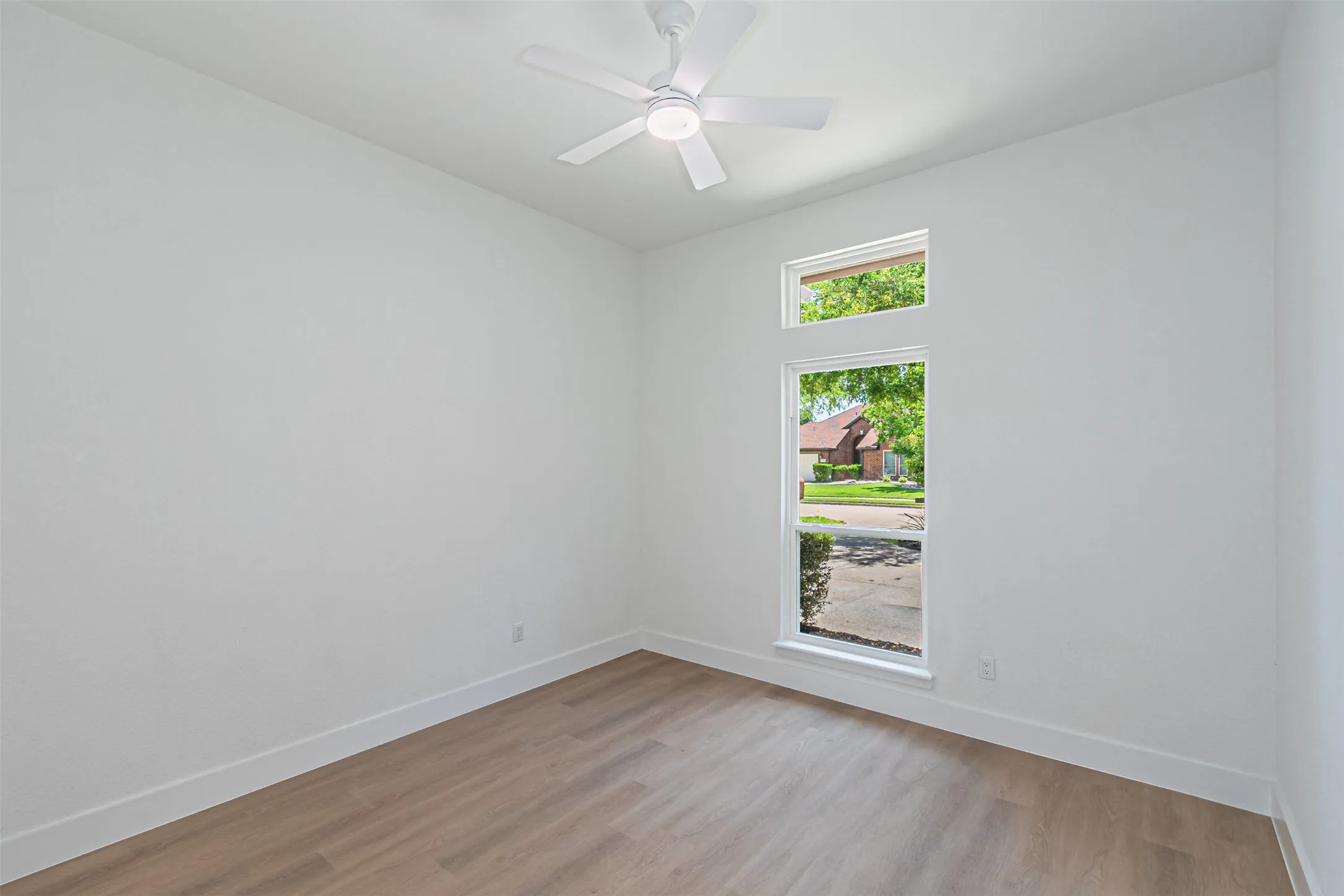 Single Family Residence For Sale in Denton County , 1904 Sumac Drive, Flower Mound, Texas 75028, 4 Bedroom, 2 Bathroom, 2 Garage spaces, 2,185 Sqft, built in 1996, mls#21317945, Real Estate Agent in Flower Mound, Homes For Sale in Denton county, Homes For Sale in Flower Mound, Realtor in Flower Mound Texas, Real Estate Brokerage Independent Realty Texas, Luminita Cordes Realtor