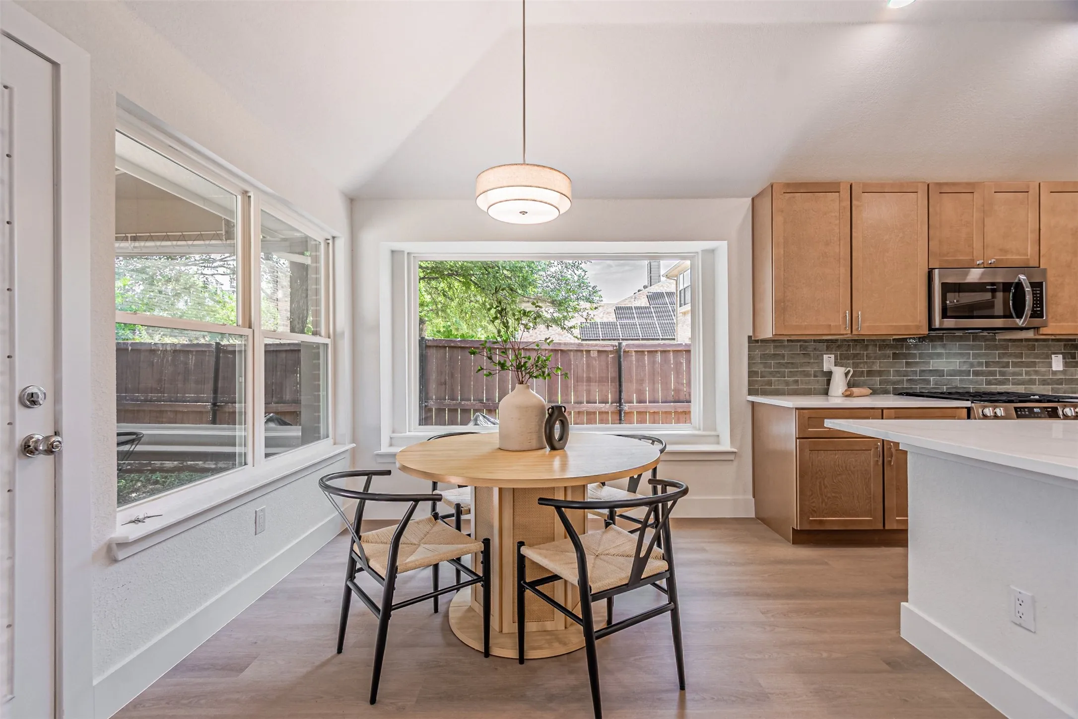 Single Family Residence For Sale in Denton County , 1904 Sumac Drive, Flower Mound, Texas 75028, 4 Bedroom, 2 Bathroom, 2 Garage spaces, 2,185 Sqft, built in 1996, mls#21317945, Real Estate Agent in Flower Mound, Homes For Sale in Denton county, Homes For Sale in Flower Mound, Realtor in Flower Mound Texas, Real Estate Brokerage Independent Realty Texas, Luminita Cordes Realtor