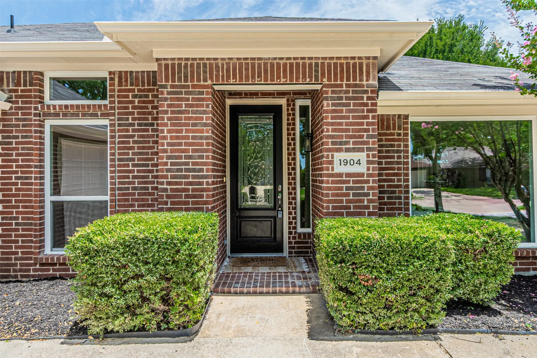 Single Family Residence For Sale in Denton County , 1904 Sumac Drive, Flower Mound, Texas 75028, 4 Bedroom, 2 Bathroom, 2 Garage spaces, 2,185 Sqft, built in 1996, mls#21317945, Real Estate Agent in Flower Mound, Homes For Sale in Denton county, Homes For Sale in Flower Mound, Realtor in Flower Mound Texas, Real Estate Brokerage Independent Realty Texas, Luminita Cordes Realtor
