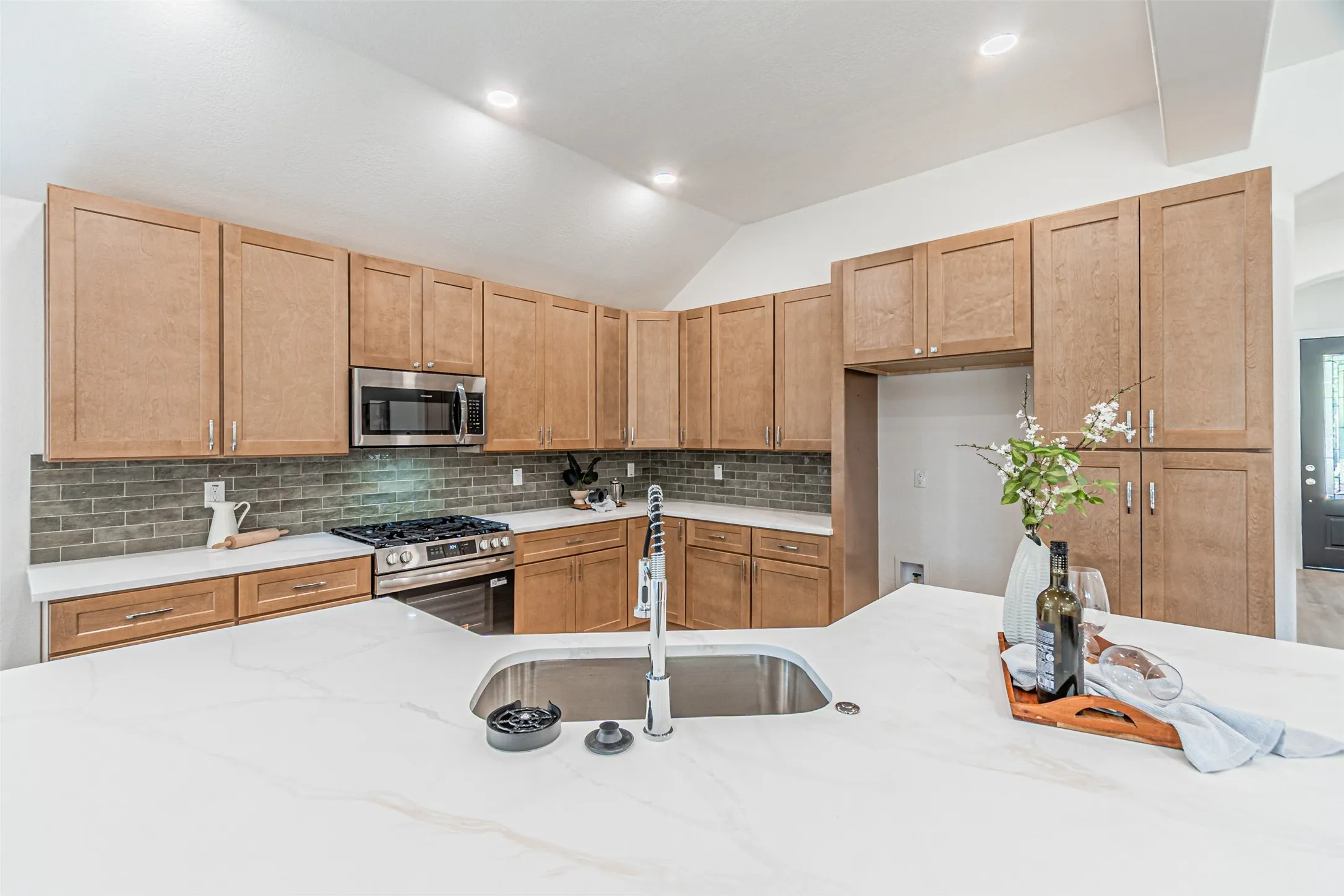 Single Family Residence For Sale in Denton County , 1904 Sumac Drive, Flower Mound, Texas 75028, 4 Bedroom, 2 Bathroom, 2 Garage spaces, 2,185 Sqft, built in 1996, mls#21317945, Real Estate Agent in Flower Mound, Homes For Sale in Denton county, Homes For Sale in Flower Mound, Realtor in Flower Mound Texas, Real Estate Brokerage Independent Realty Texas, Luminita Cordes Realtor