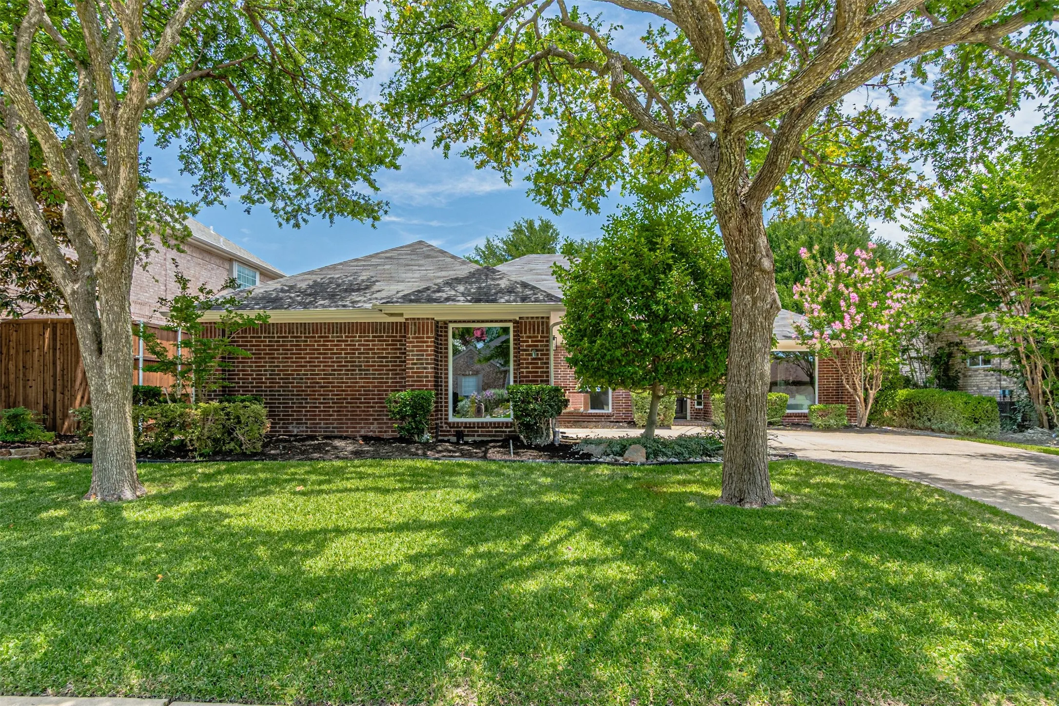 Single Family Residence For Sale in Denton County , 1904 Sumac Drive, Flower Mound, Texas 75028, 4 Bedroom, 2 Bathroom, 2 Garage spaces, 2,185 Sqft, built in 1996, mls#21317945, Real Estate Agent in Flower Mound, Homes For Sale in Denton county, Homes For Sale in Flower Mound, Realtor in Flower Mound Texas, Real Estate Brokerage Independent Realty Texas, Luminita Cordes Realtor