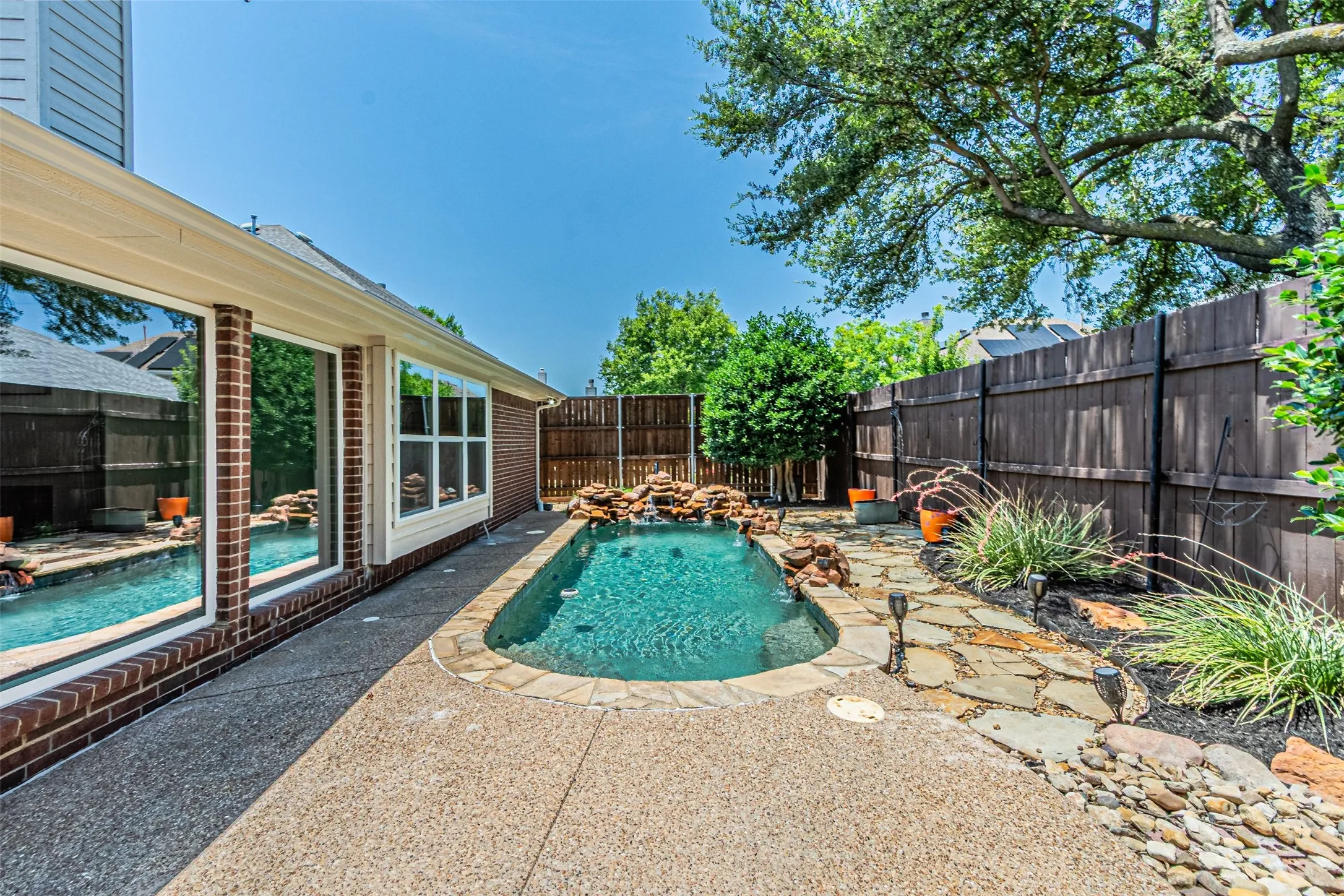 Single Family Residence For Sale in Denton County , 1904 Sumac Drive, Flower Mound, Texas 75028, 4 Bedroom, 2 Bathroom, 2 Garage spaces, 2,185 Sqft, built in 1996, mls#21317945, Real Estate Agent in Flower Mound, Homes For Sale in Denton county, Homes For Sale in Flower Mound, Realtor in Flower Mound Texas, Real Estate Brokerage Independent Realty Texas, Luminita Cordes Realtor