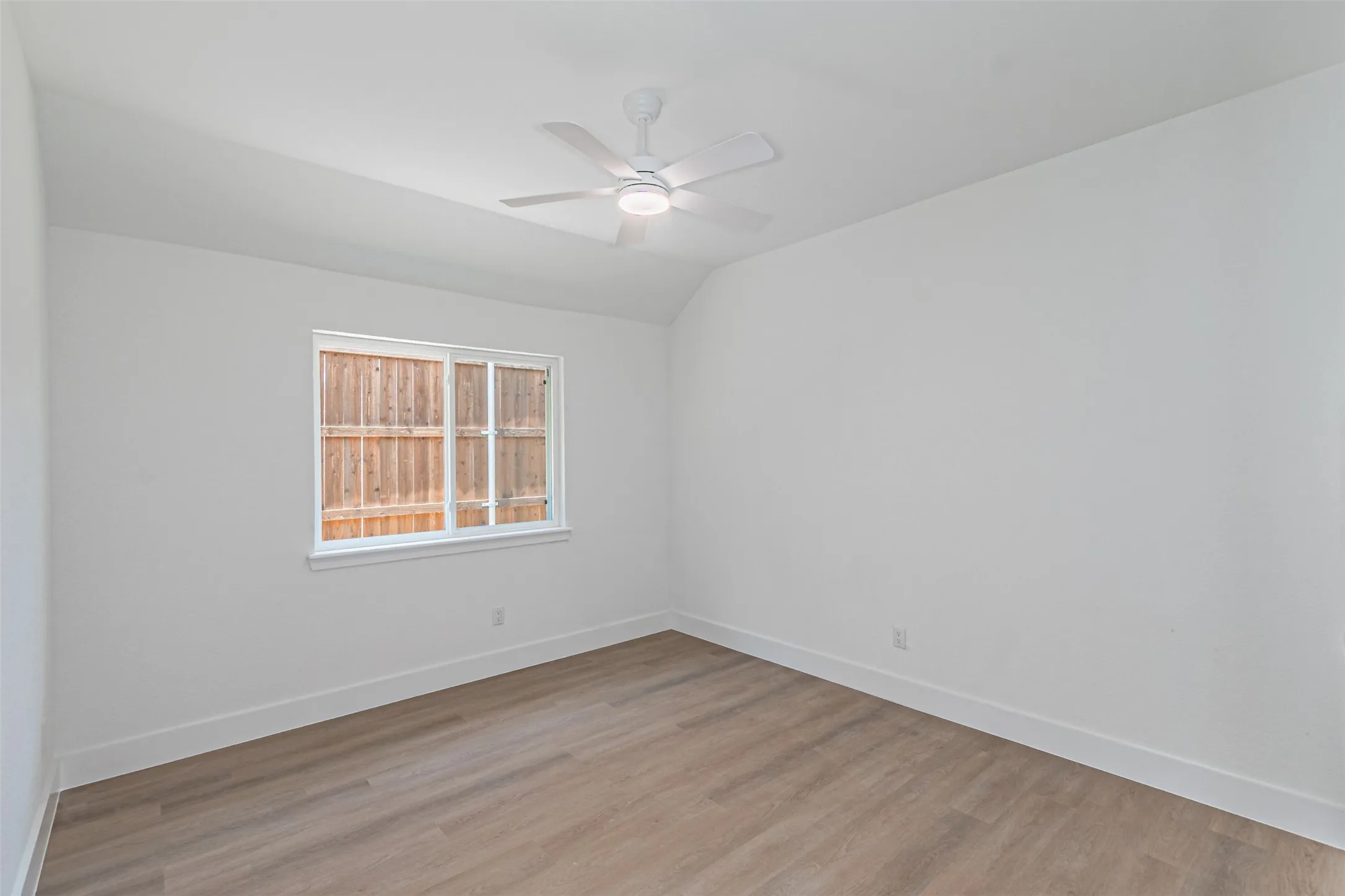 Single Family Residence For Sale in Denton County , 1904 Sumac Drive, Flower Mound, Texas 75028, 4 Bedroom, 2 Bathroom, 2 Garage spaces, 2,185 Sqft, built in 1996, mls#21317945, Real Estate Agent in Flower Mound, Homes For Sale in Denton county, Homes For Sale in Flower Mound, Realtor in Flower Mound Texas, Real Estate Brokerage Independent Realty Texas, Luminita Cordes Realtor